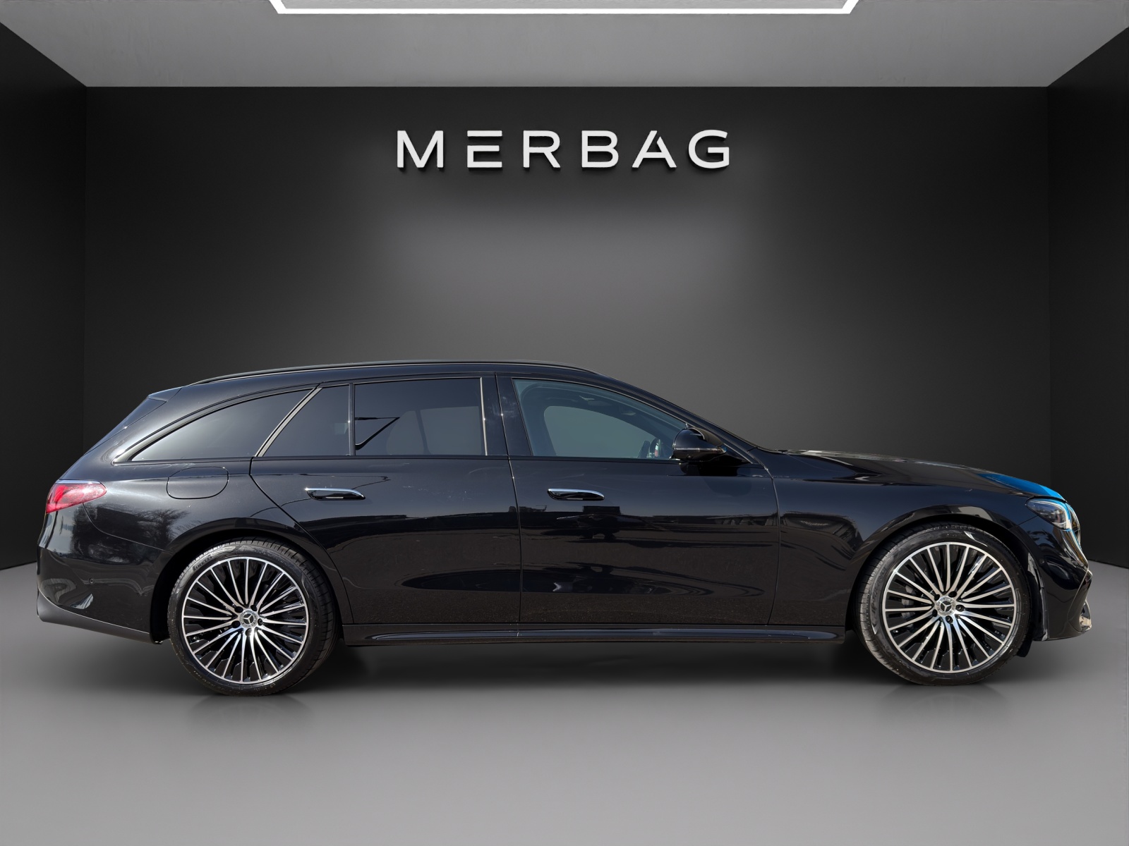 MERCEDES-BENZ E 200 T 9G-Tronic 4Matic-image-1