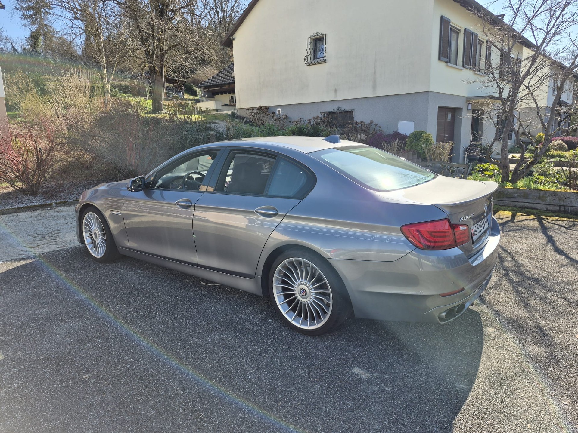 BMW-ALPINA B5 BiTurbo 4.4 V8 Switch-Tronic-showroom-element-1