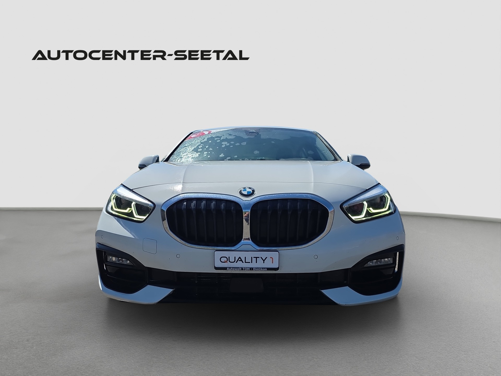BMW 118i Sport Line-image-1