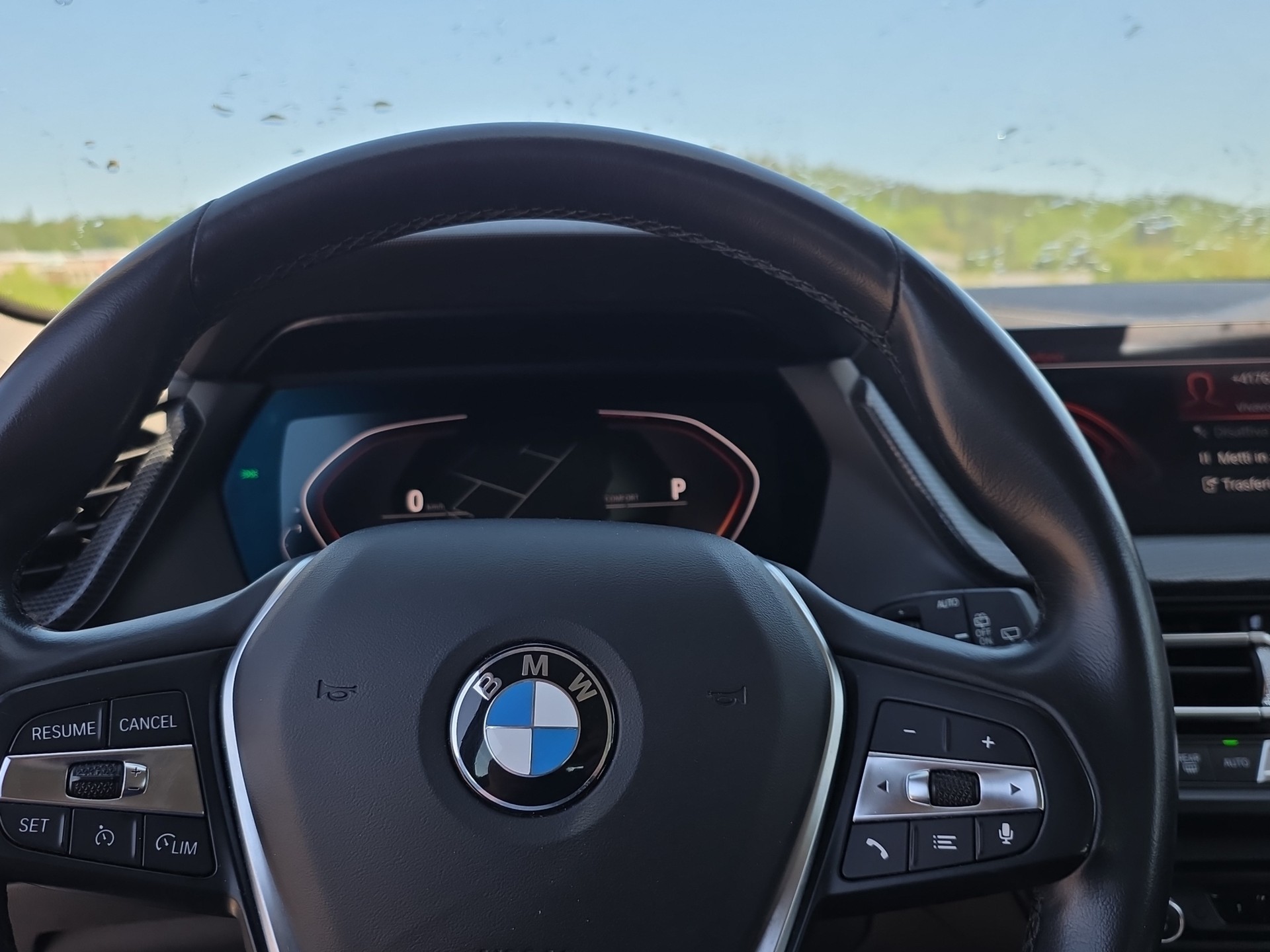 BMW 118i Sport Line-image-12