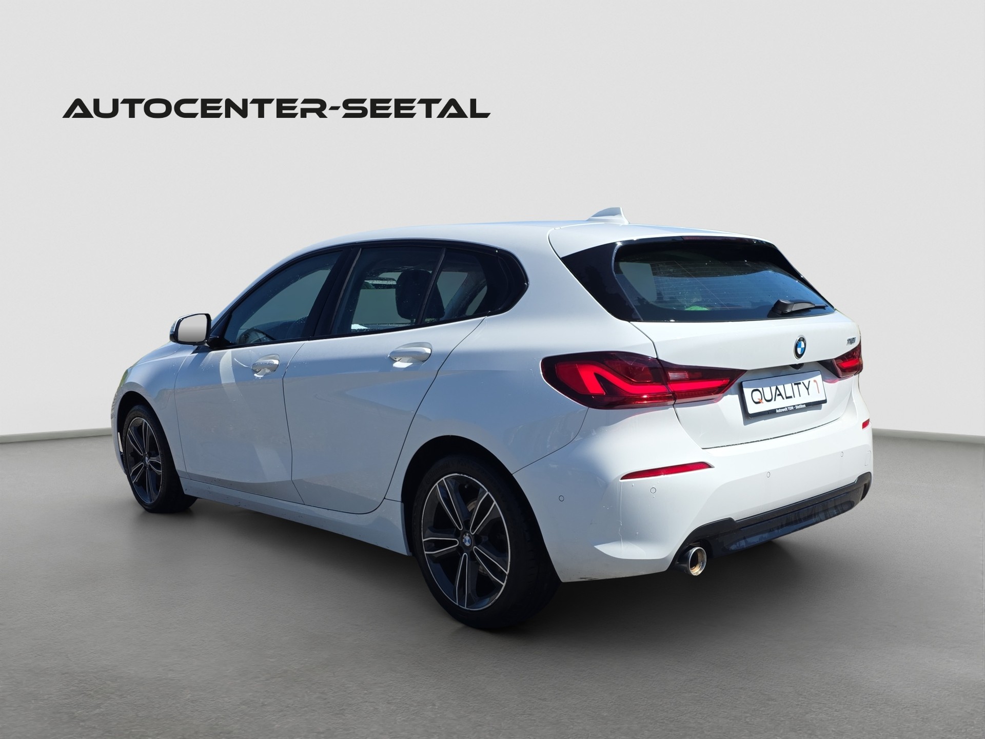 BMW 118i Sport Line-image-5