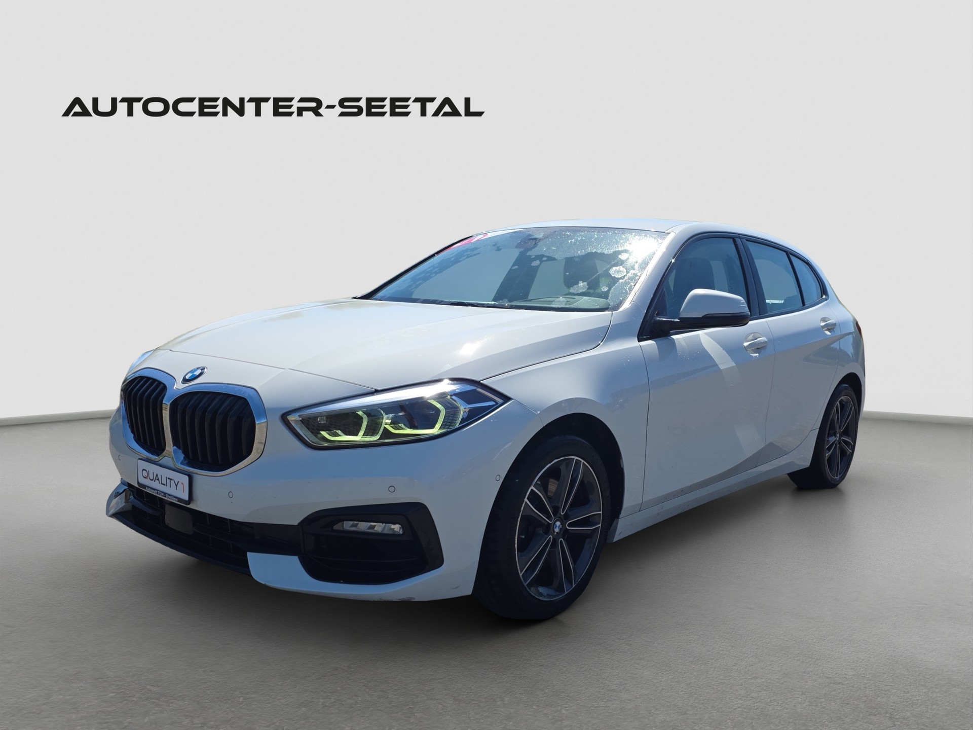 BMW 118i Sport Line-image-7
