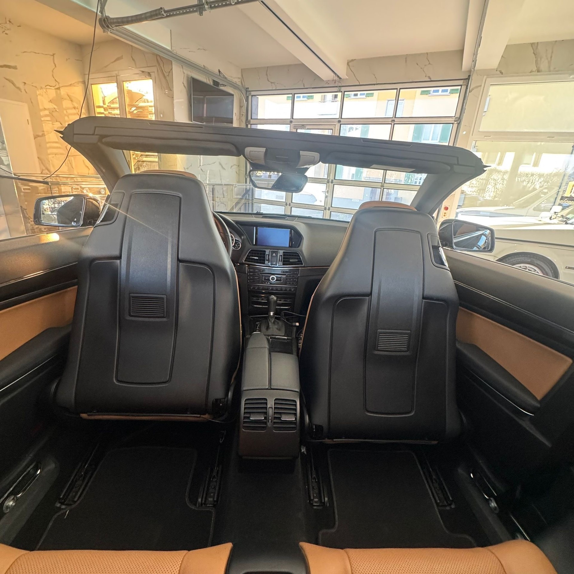 MERCEDES-BENZ E 350 CGI BlueEfficiency 7G-Tronic-image-43