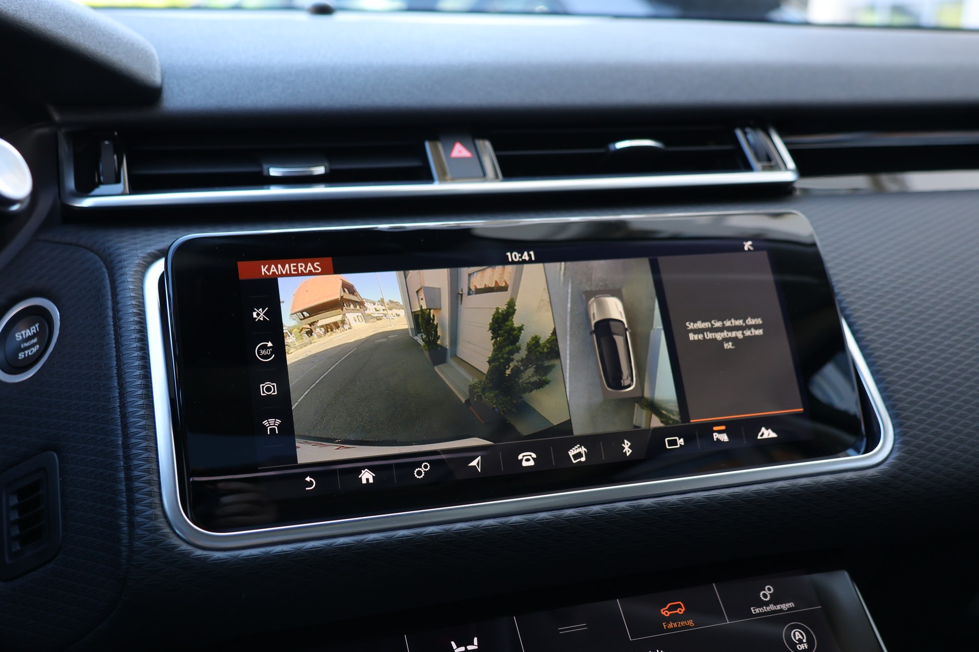LAND ROVER Range Rover Velar R-Dynamic P 300 Automatic (CH)-image-20