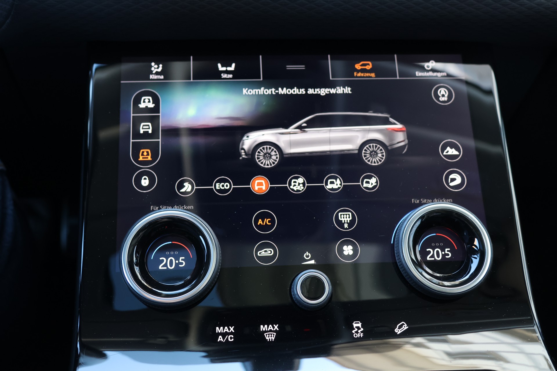 LAND ROVER Range Rover Velar R-Dynamic P 300 Automatic (CH)-image-22