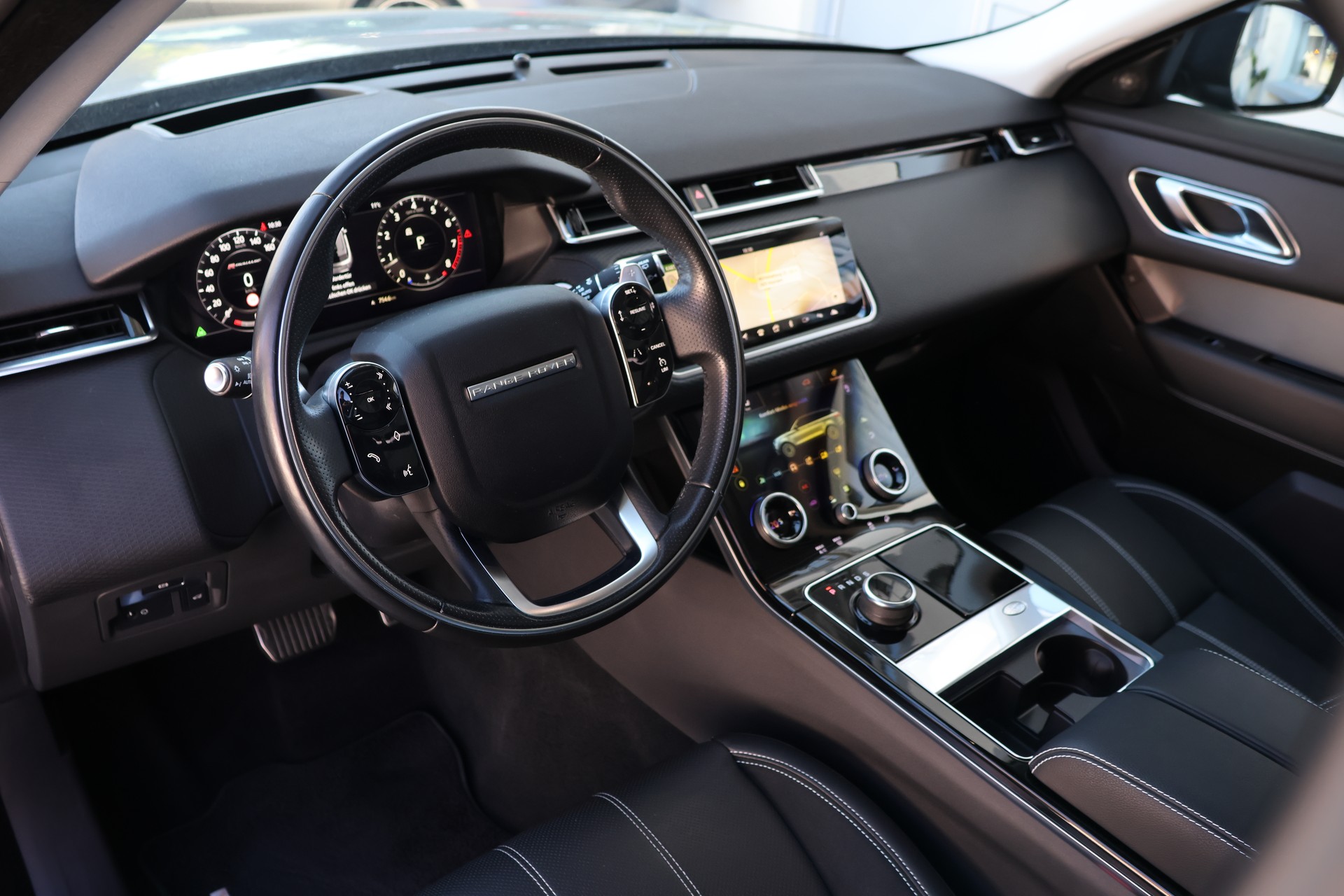 LAND ROVER Range Rover Velar R-Dynamic P 300 Automatic (CH)-image-8