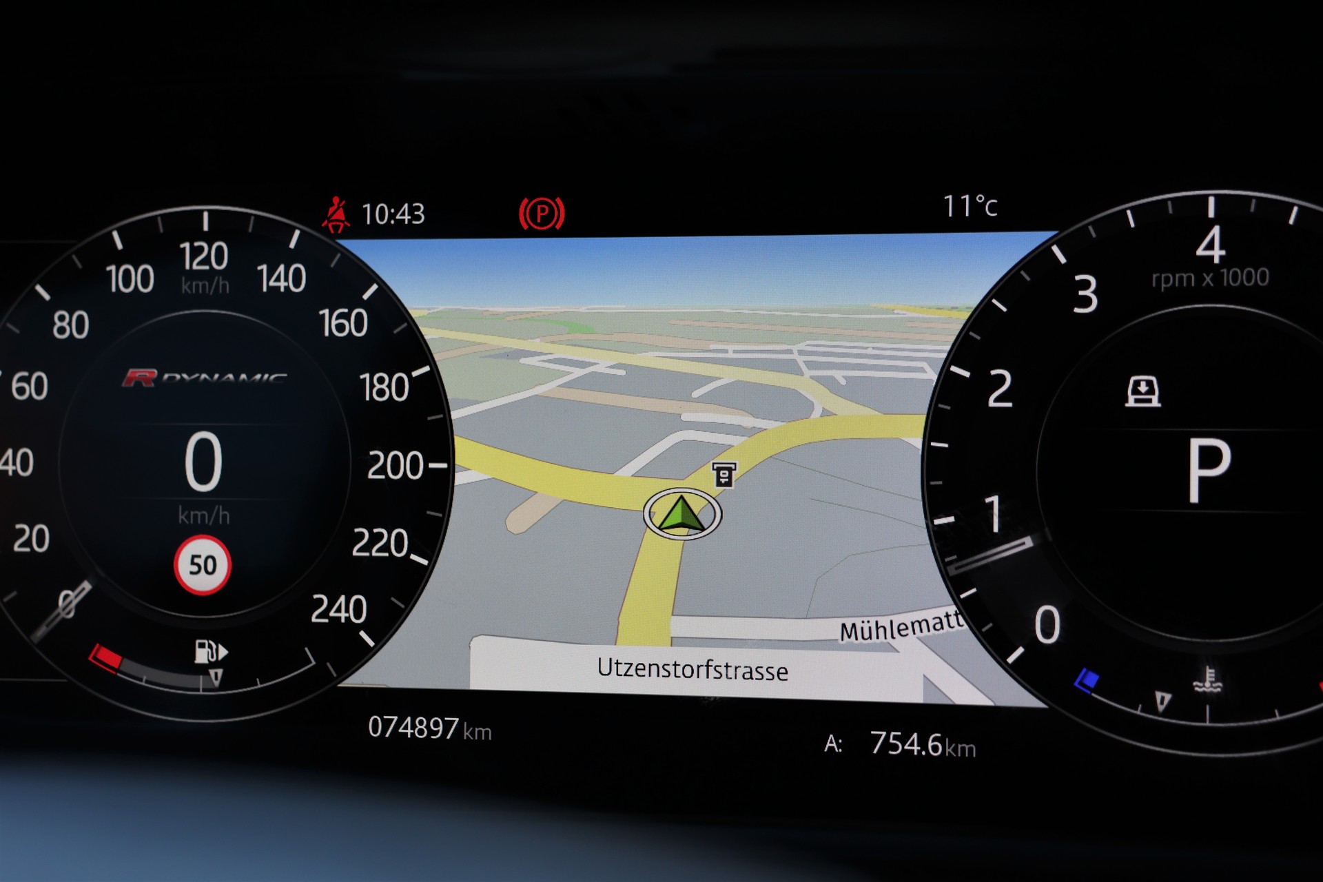 LAND ROVER Range Rover Velar R-Dynamic P 300 Automatic (CH)-image-25
