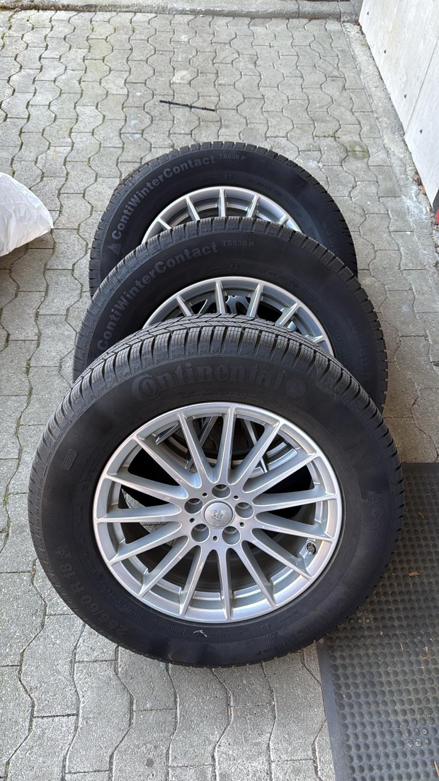 LAND ROVER Range Rover Velar R-Dynamic P 300 Automatic (CH)-image-28
