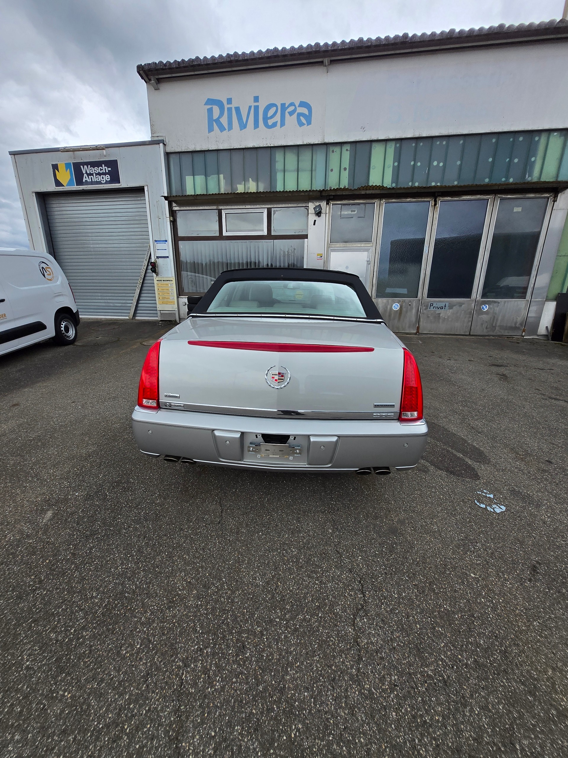 CADILLAC Sedan-image-3