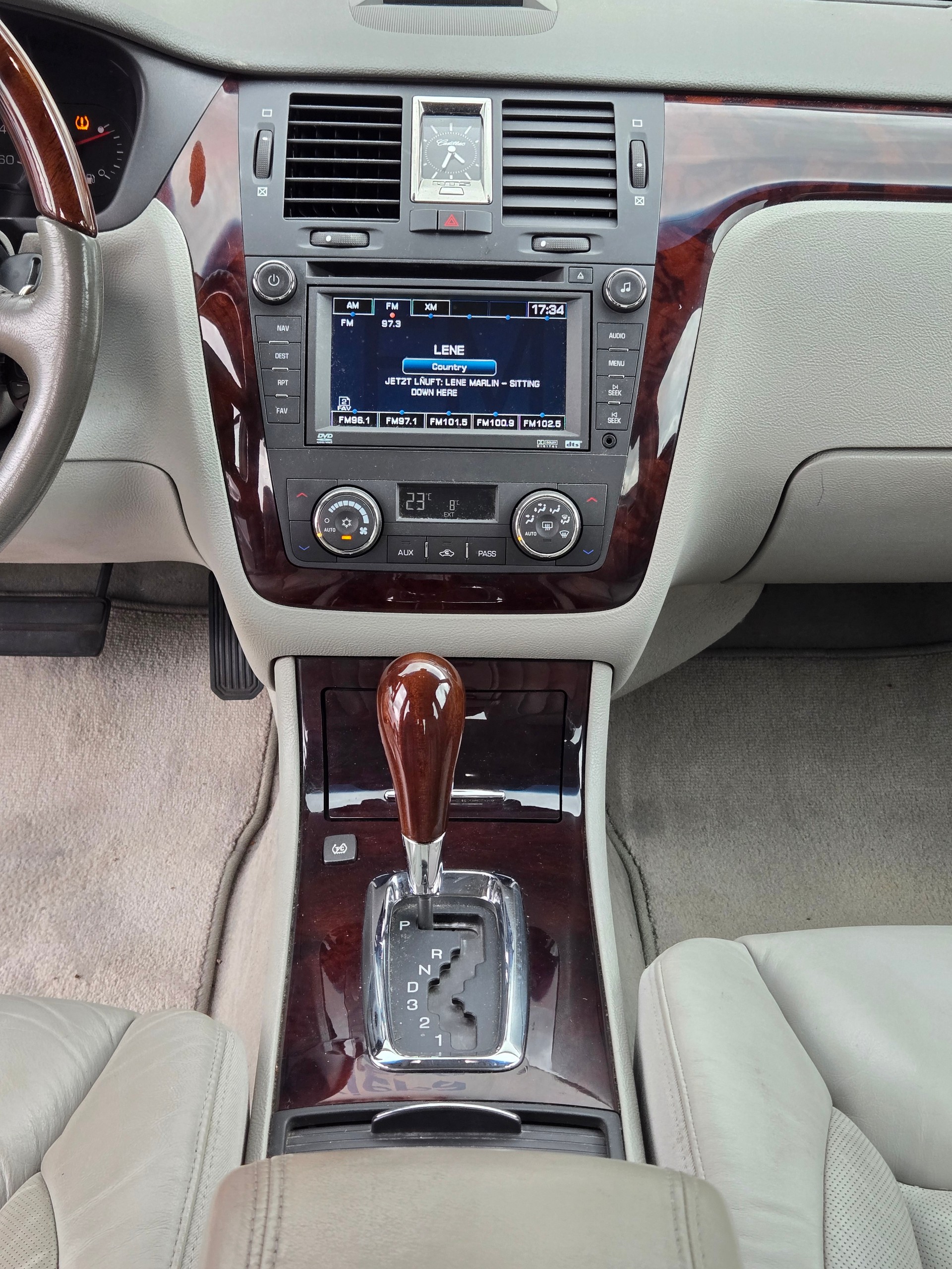 CADILLAC Sedan-image-9