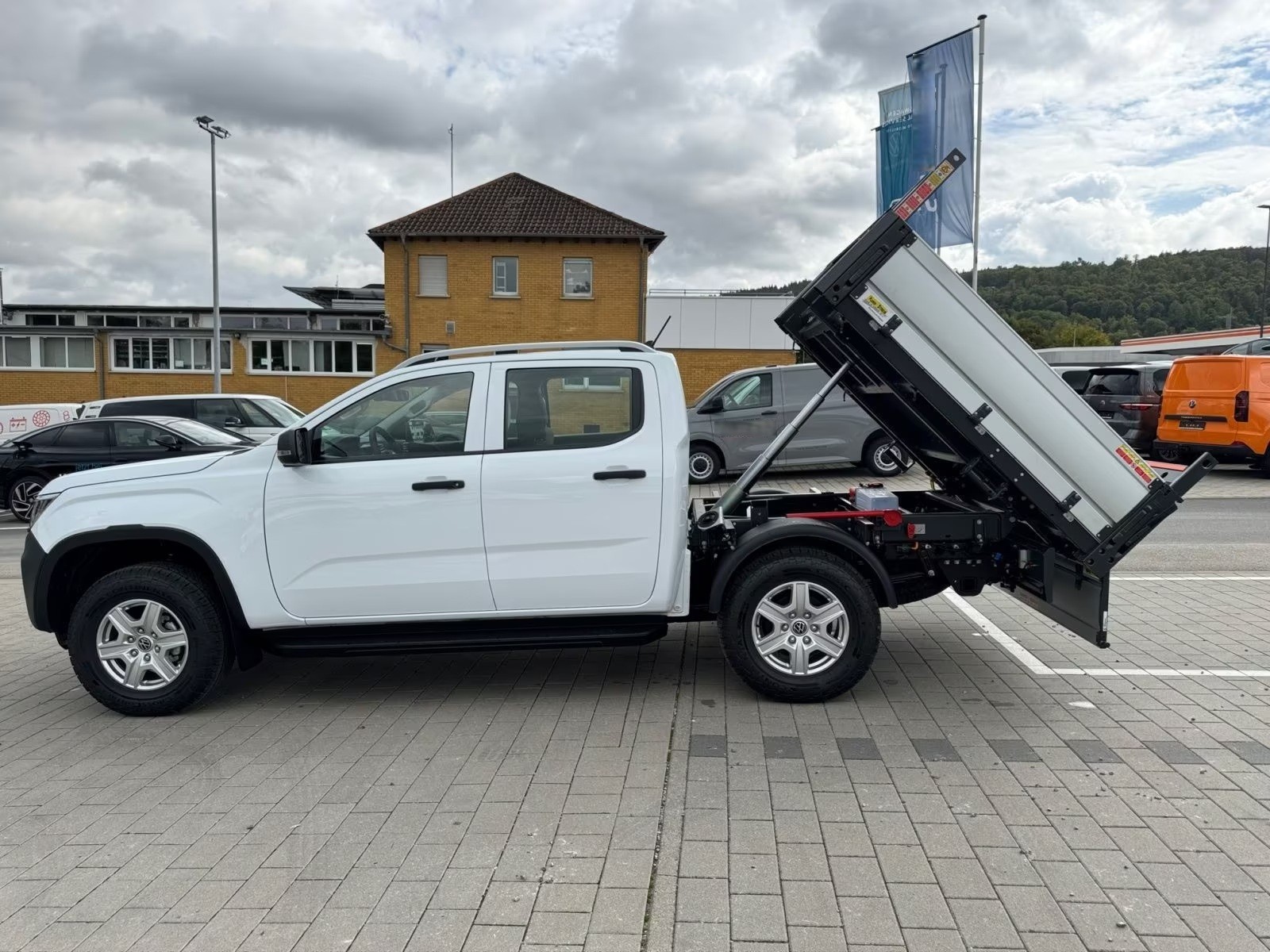 VW DoKa 2.0TDI 4Motion KIPPER AHK DIFF KAM-image-3