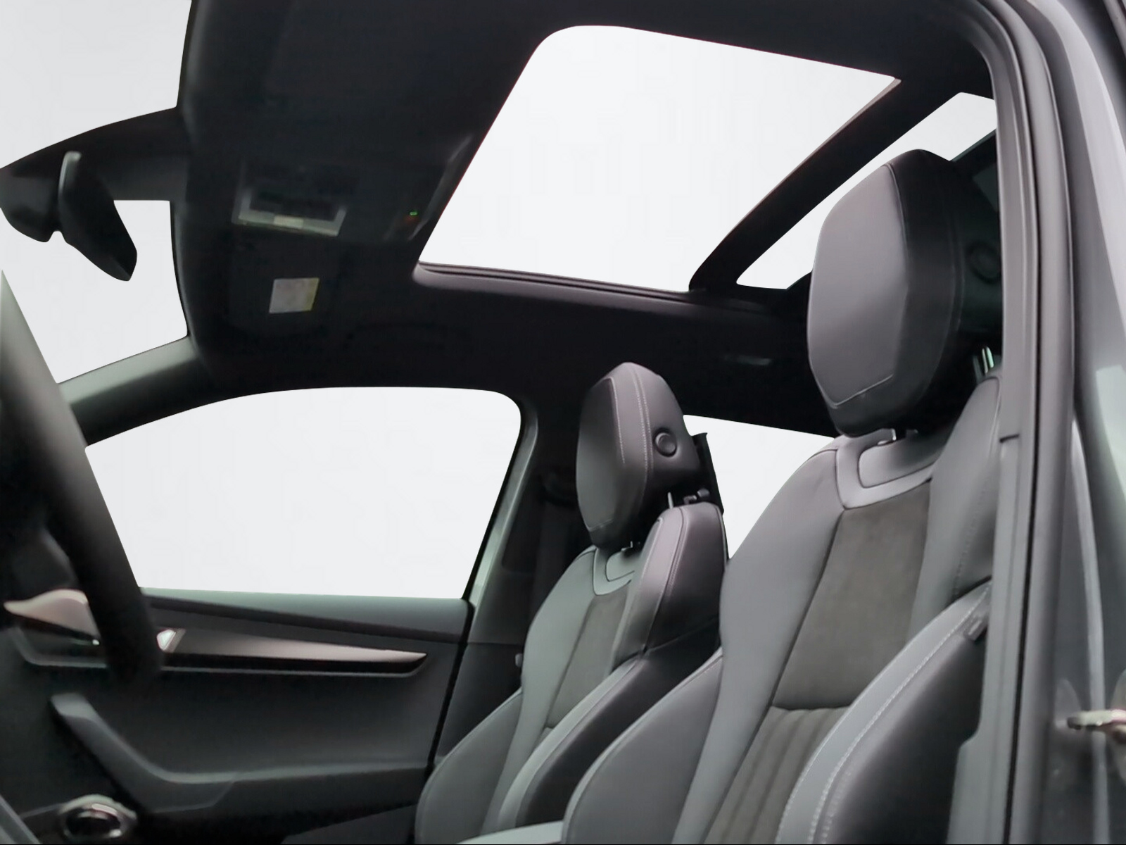 SKODA Karoq 2.0 TSI SportLine 4x4 DSG-image-13