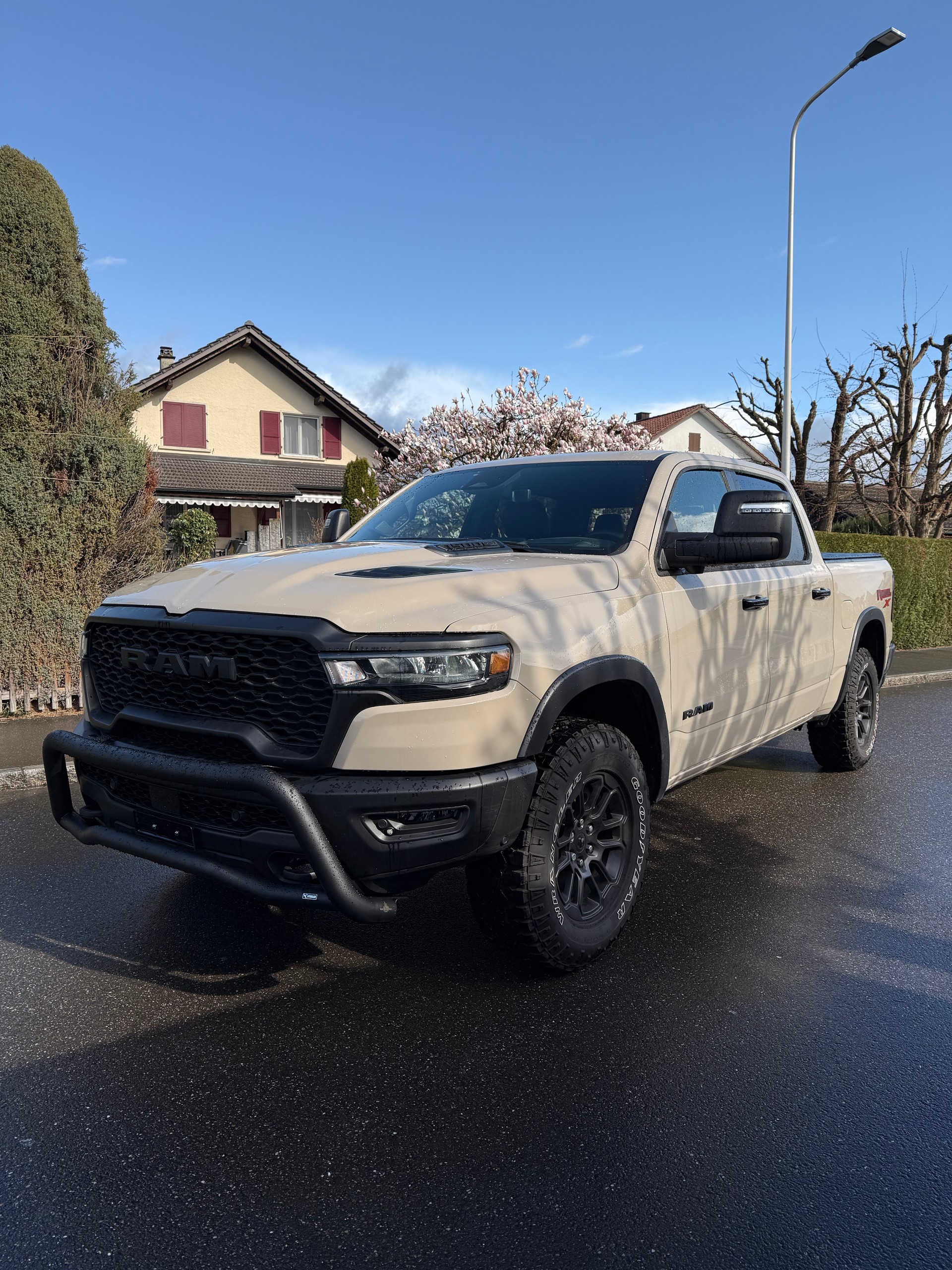 DODGE Ram-image-1