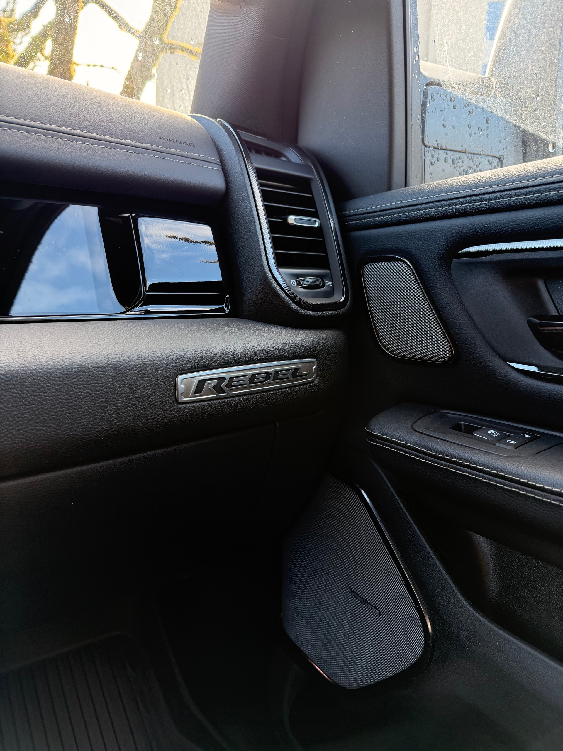 DODGE Ram-image-12