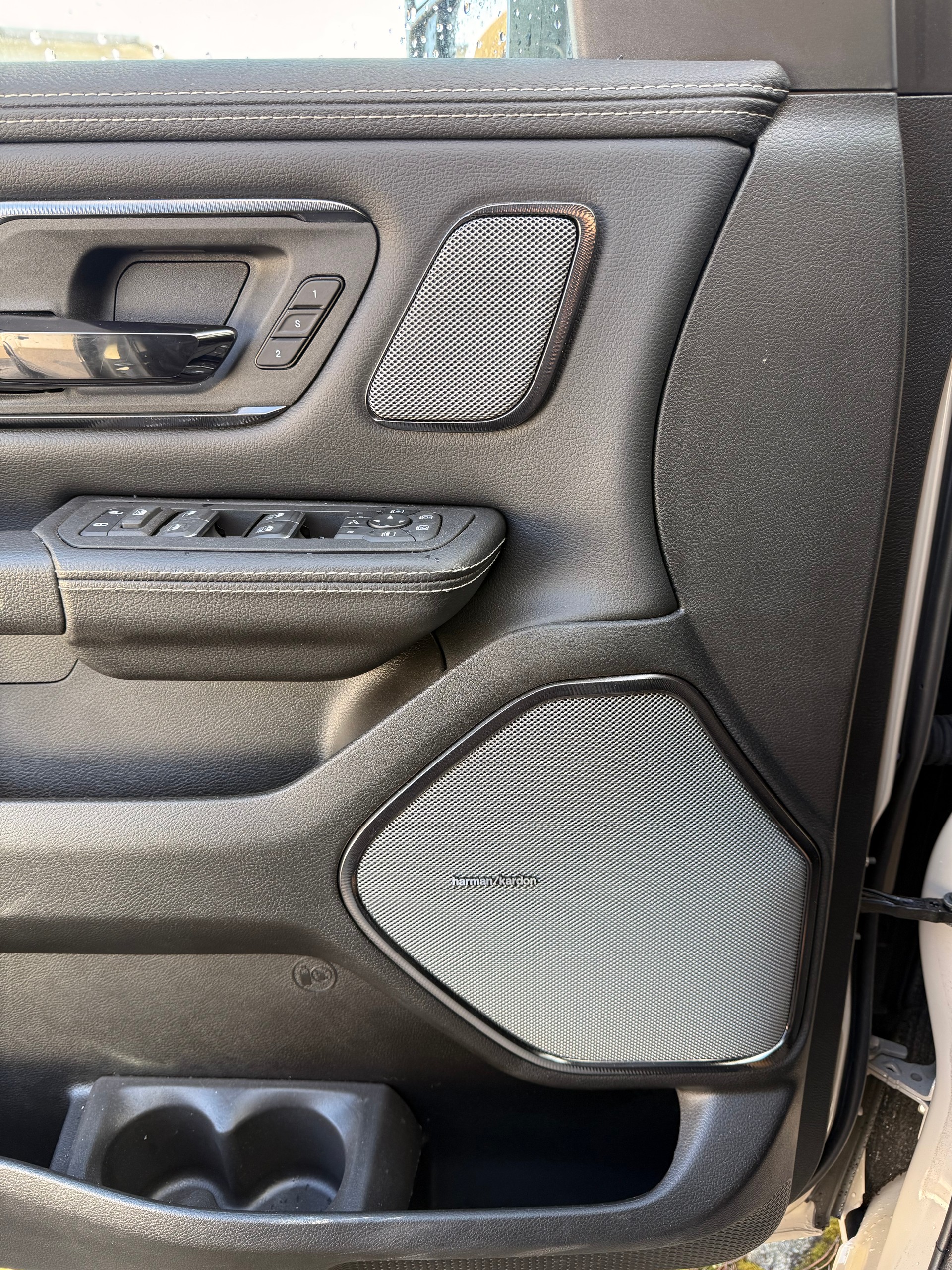 DODGE Ram-image-18