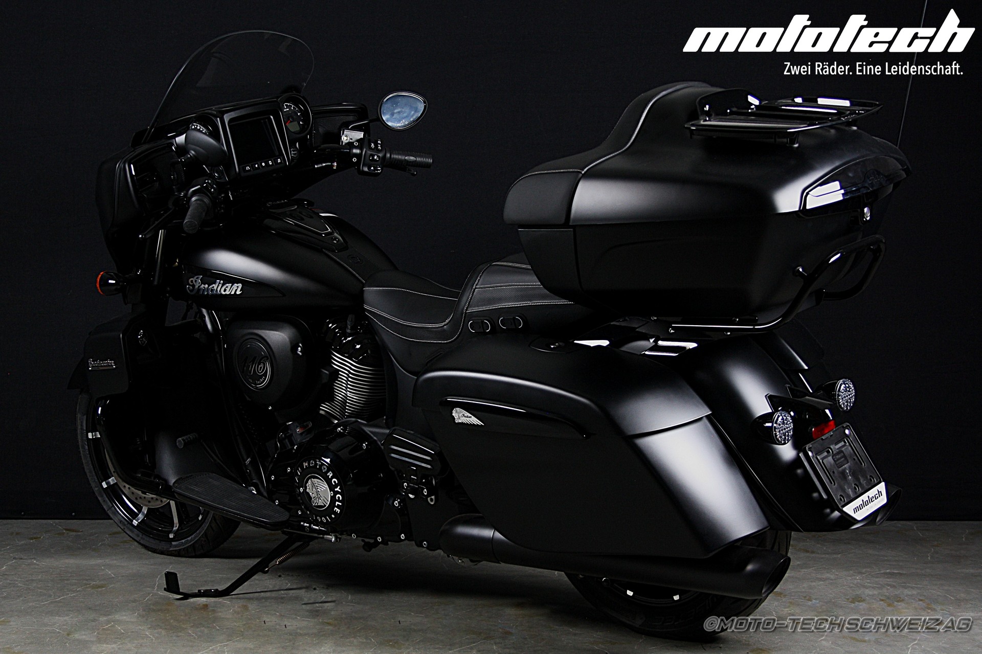 INDIAN Roadmaster Dark Horse-image-2