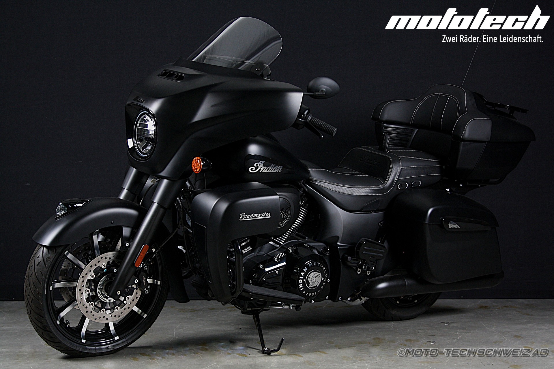 INDIAN Roadmaster Dark Horse-image-4