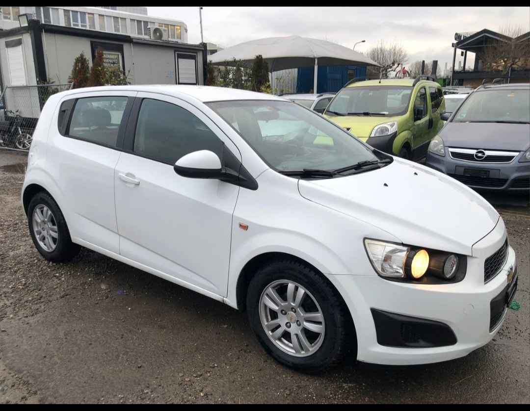 CHEVROLET Aveo 1.4 LT Automatic-image-1