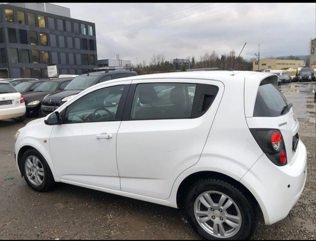 CHEVROLET Aveo 1.4 LT Automatic-image-5