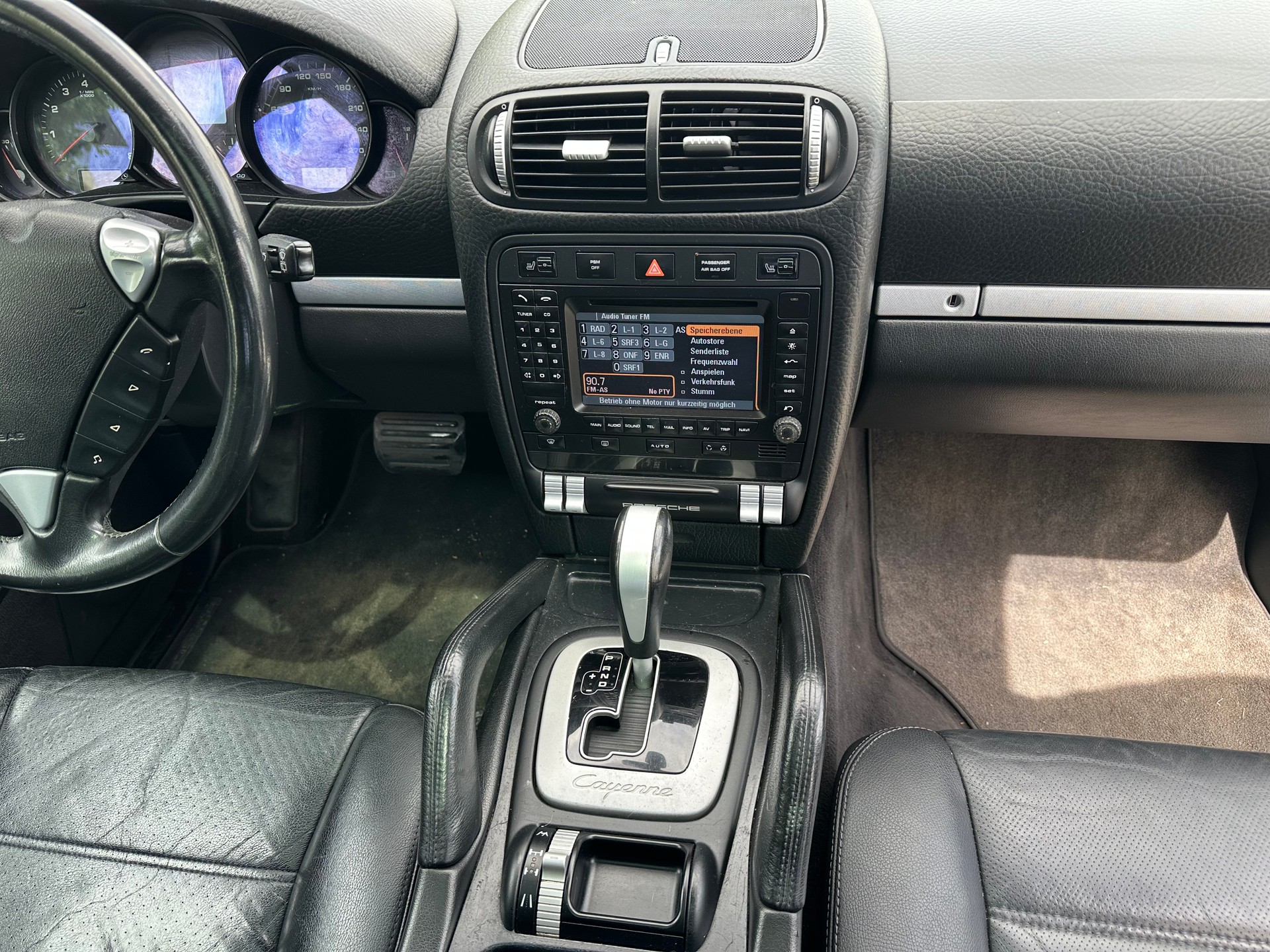 PORSCHE Cayenne-image-5