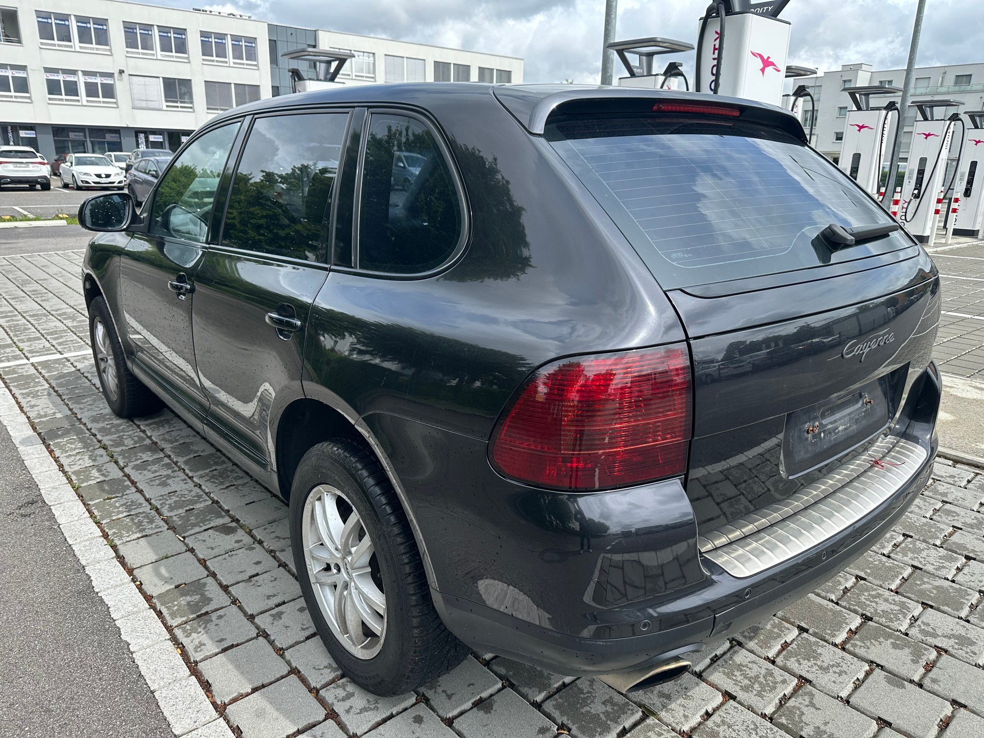 PORSCHE Cayenne-image-2