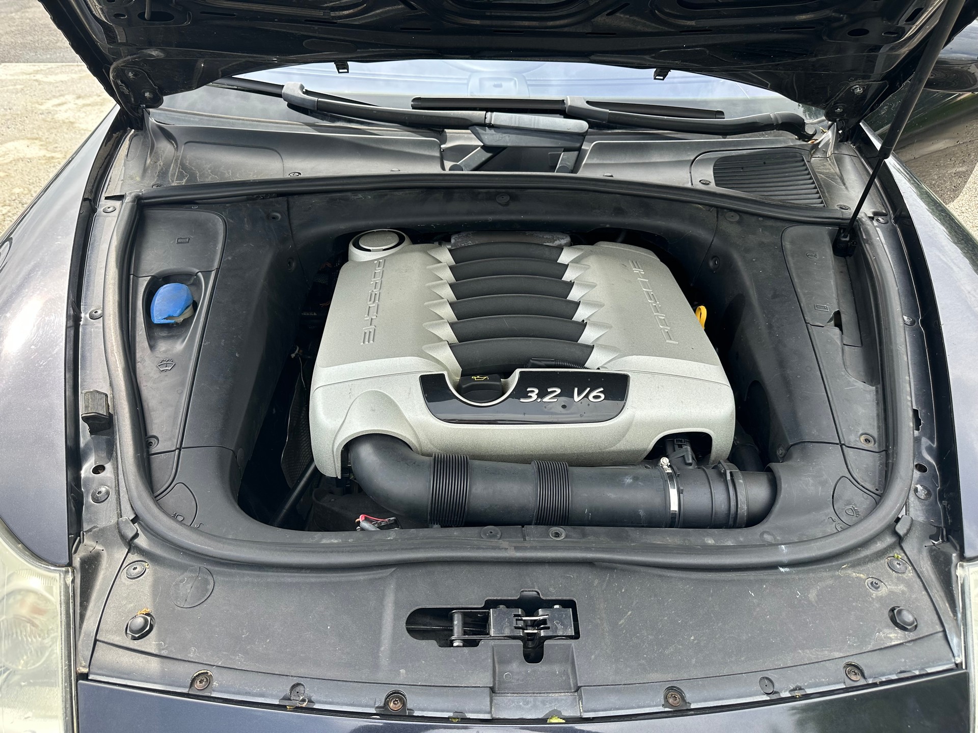 PORSCHE Cayenne-image-9