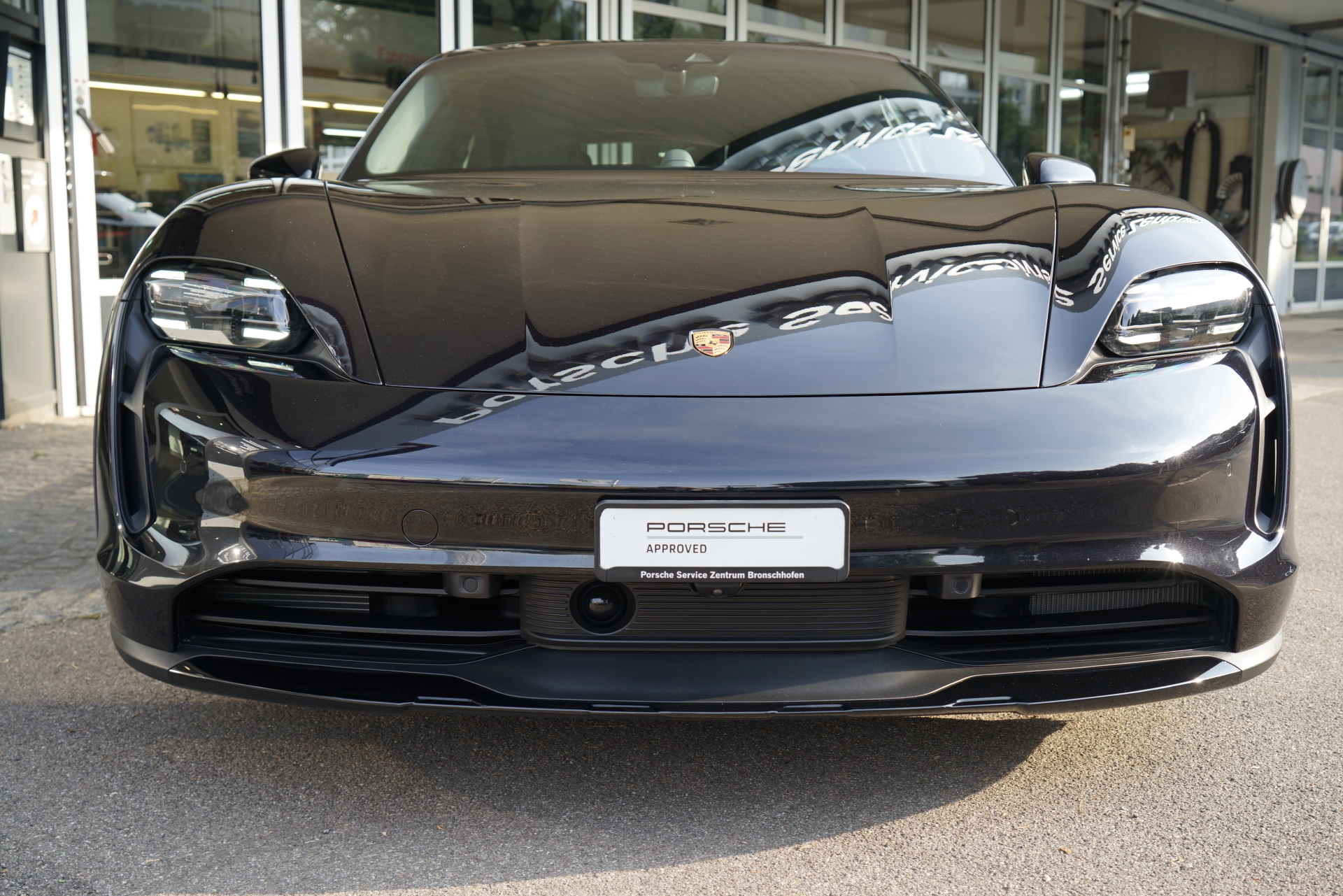 PORSCHE Taycan 4 Cross Turismo-image-5