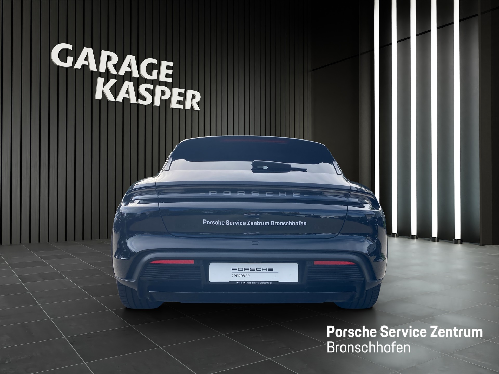 PORSCHE Taycan 4 Cross Turismo-showroom-element-3