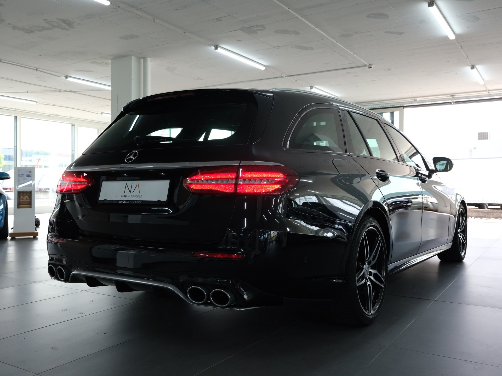 MERCEDES-BENZ E 53 AMG 4Matic 9G-Tronic *Edition One* *Memory Packet* *Panorama*-showroom-element-1