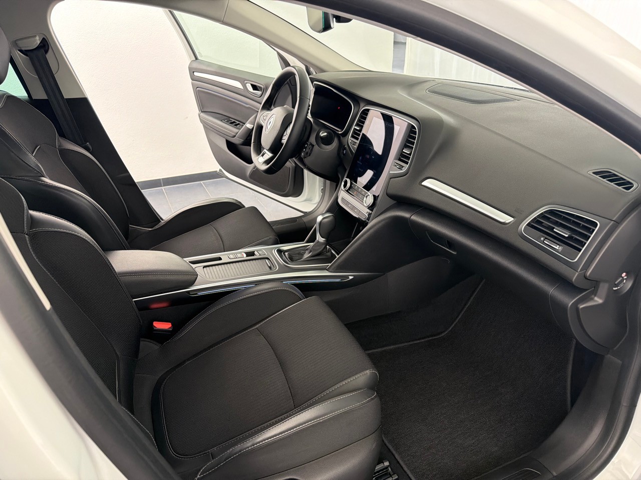 RENAULT Mégane 1.5 dCi Techno-image-8