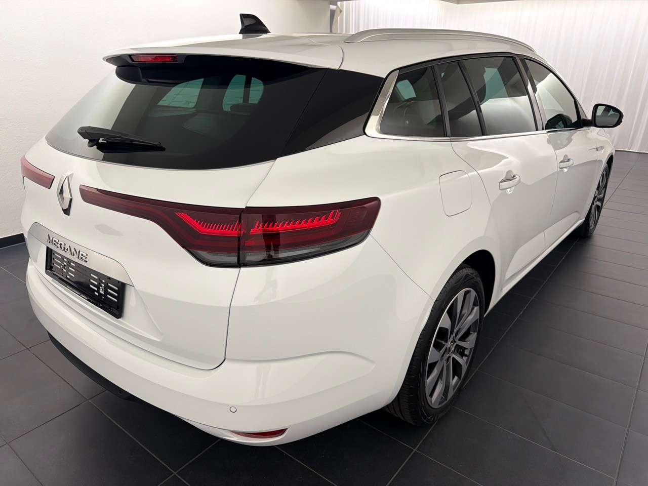 RENAULT Mégane 1.5 dCi Techno-showroom-element-2