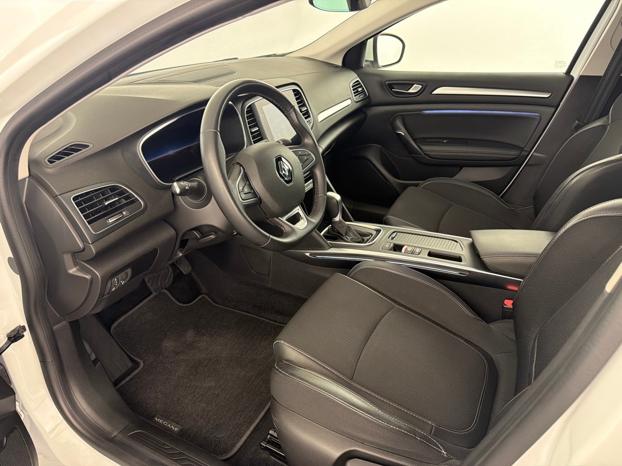 RENAULT Mégane 1.5 dCi Techno-image-4