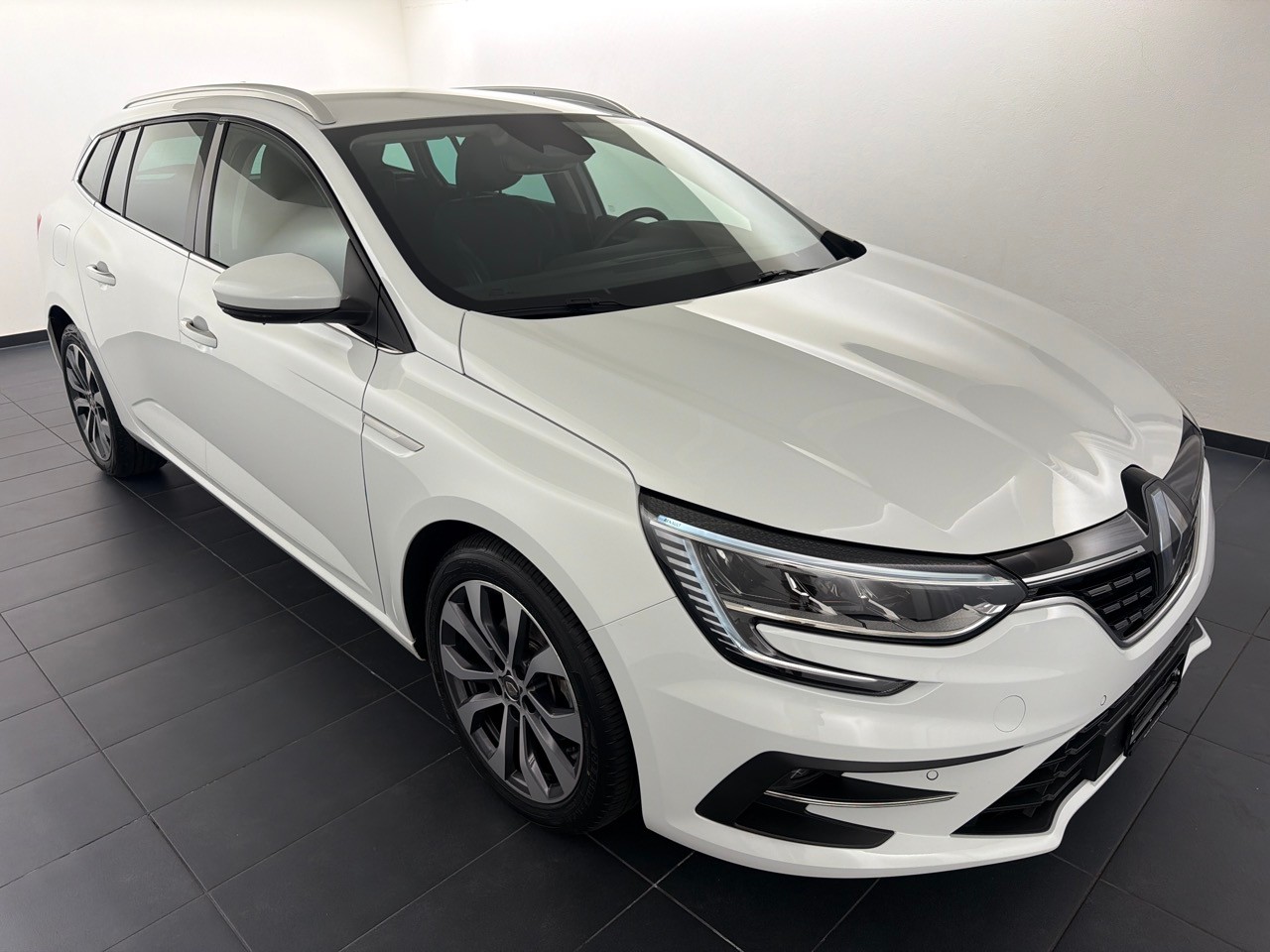 RENAULT Mégane 1.5 dCi Techno-showroom-element-3