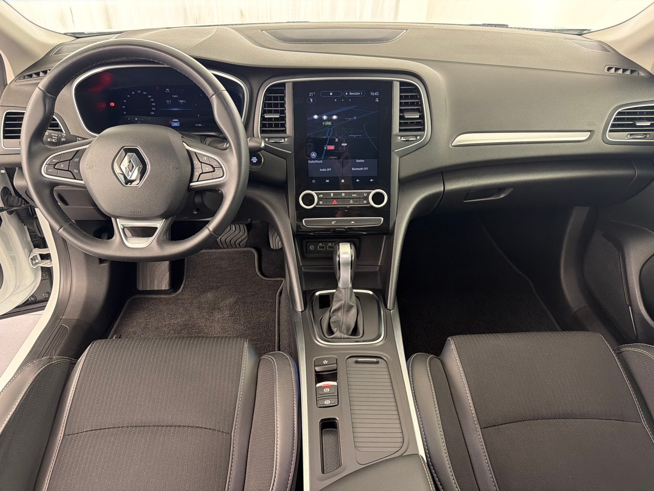 RENAULT Mégane 1.5 dCi Techno-image-6