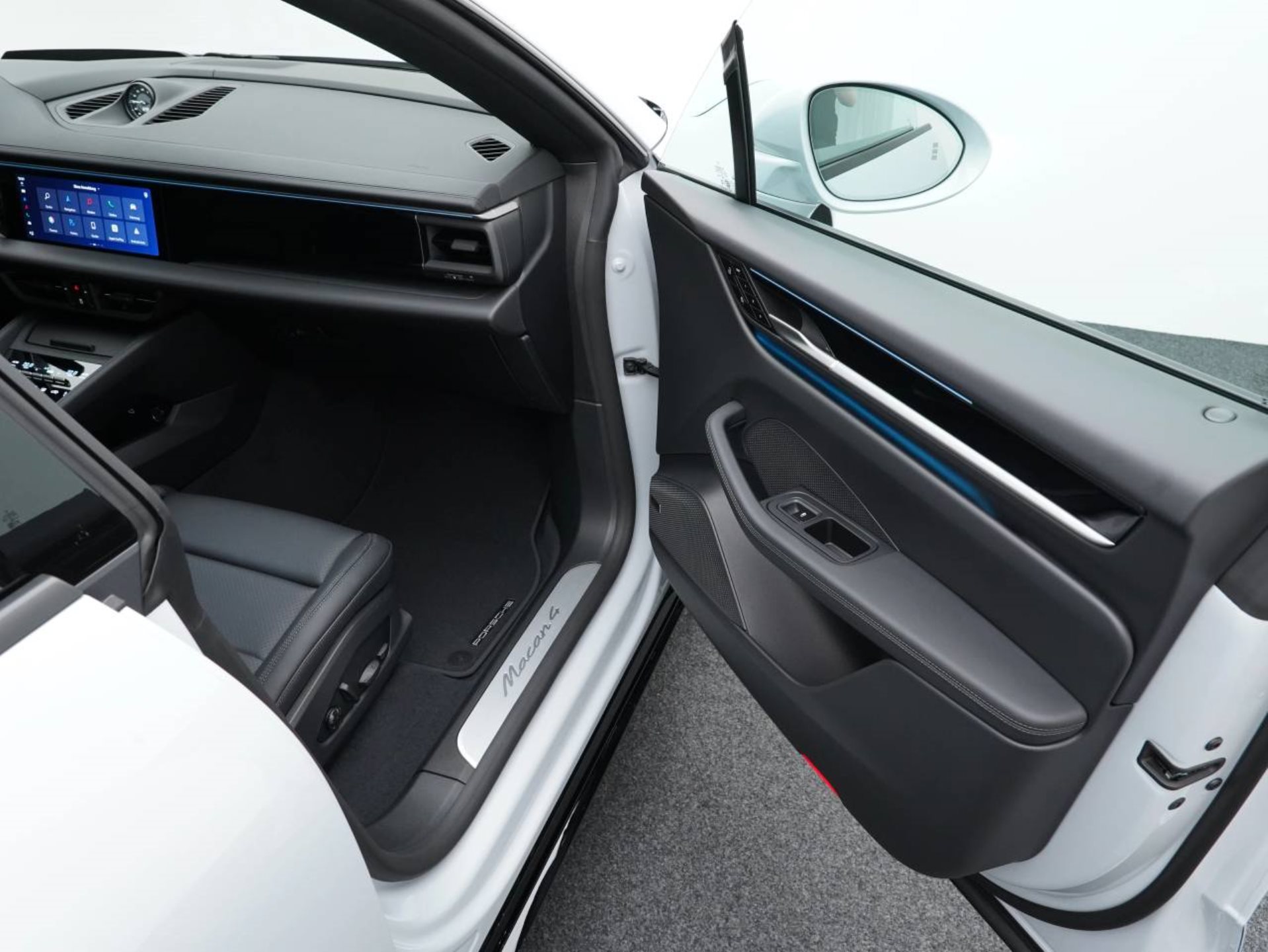 PORSCHE Macan 4-image-22