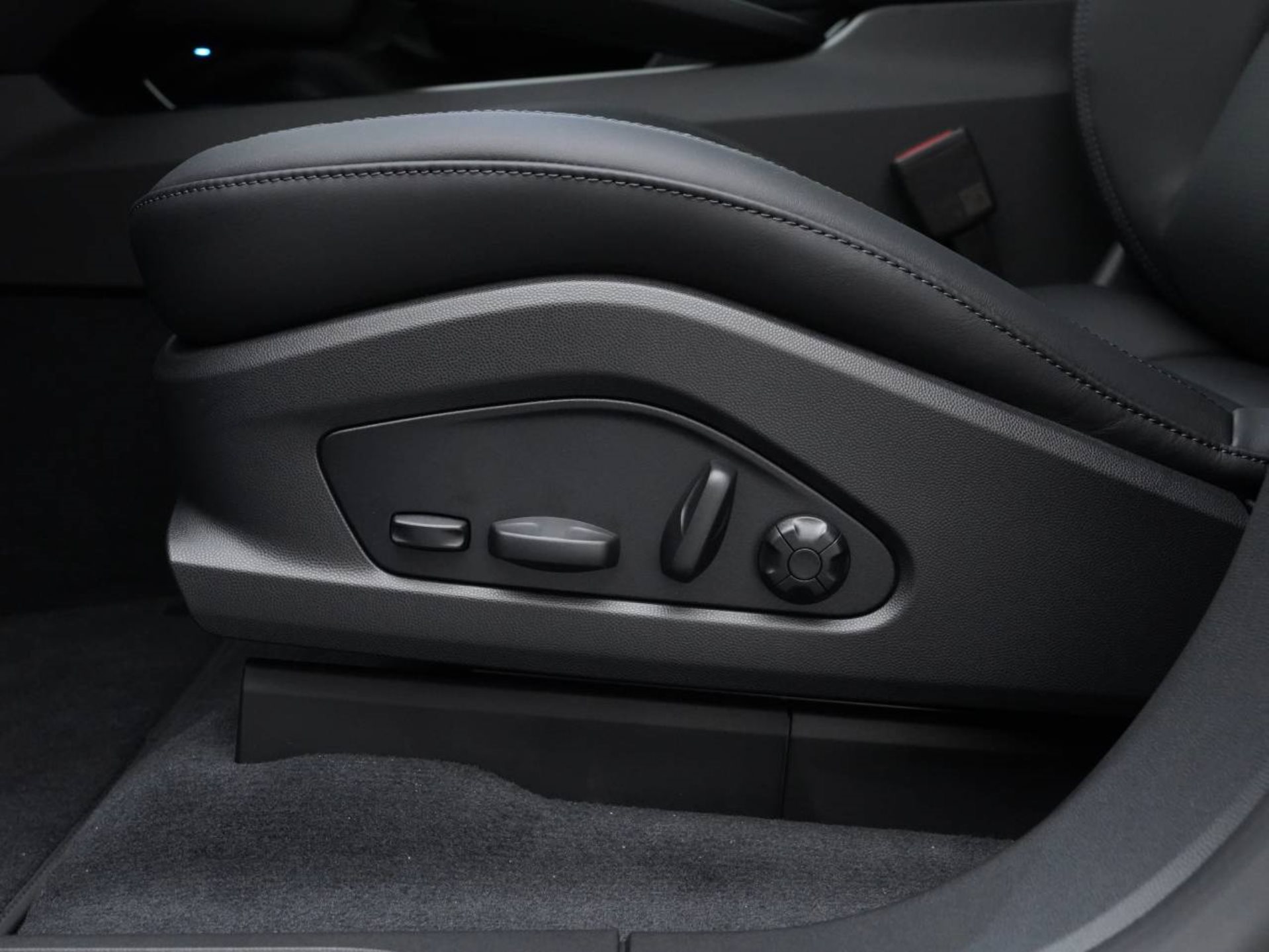 PORSCHE Macan 4-image-21