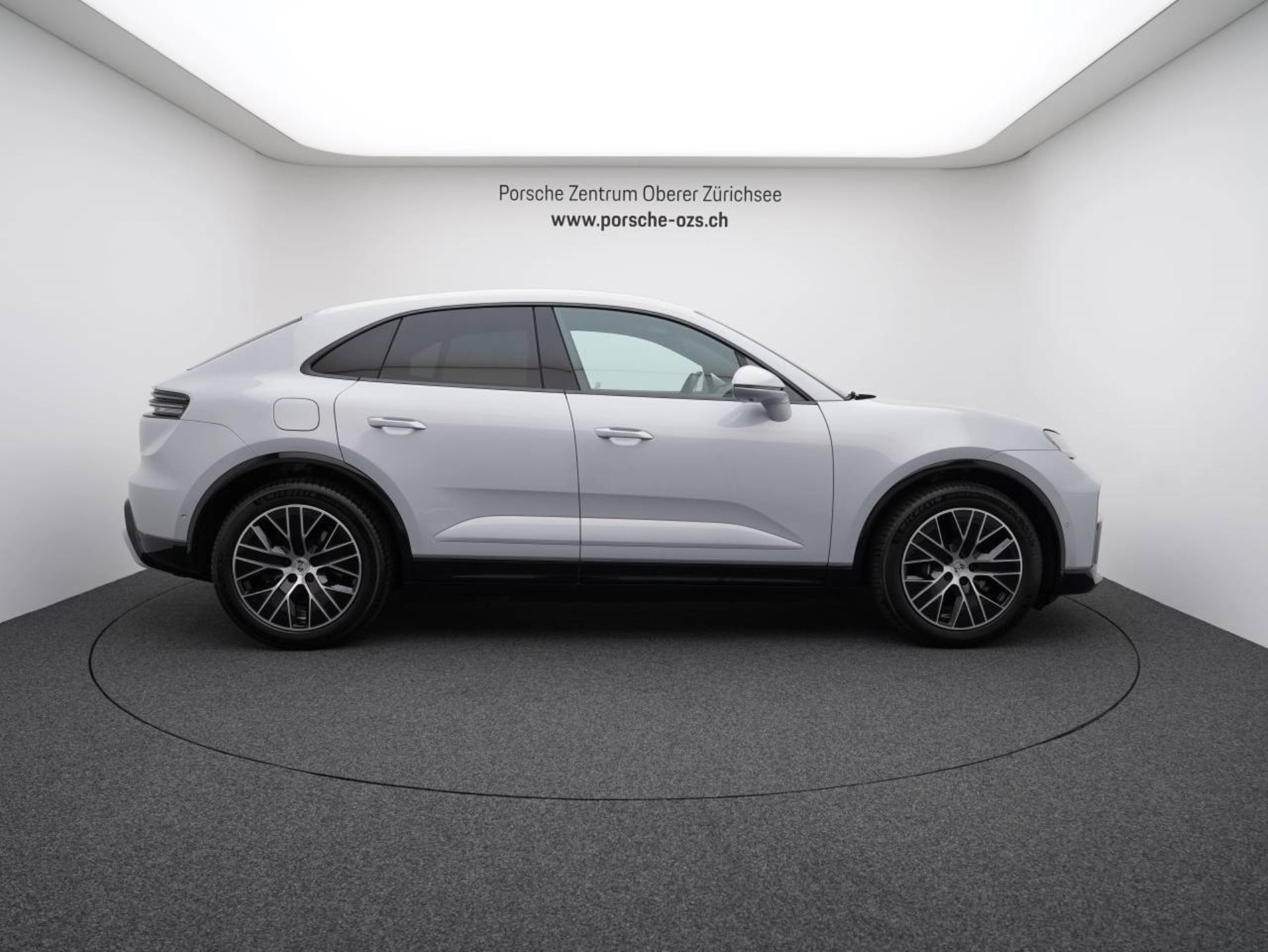 PORSCHE Macan 4-image-7