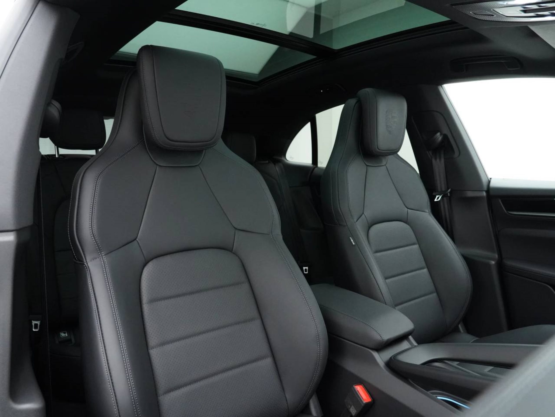 PORSCHE Macan 4-image-25
