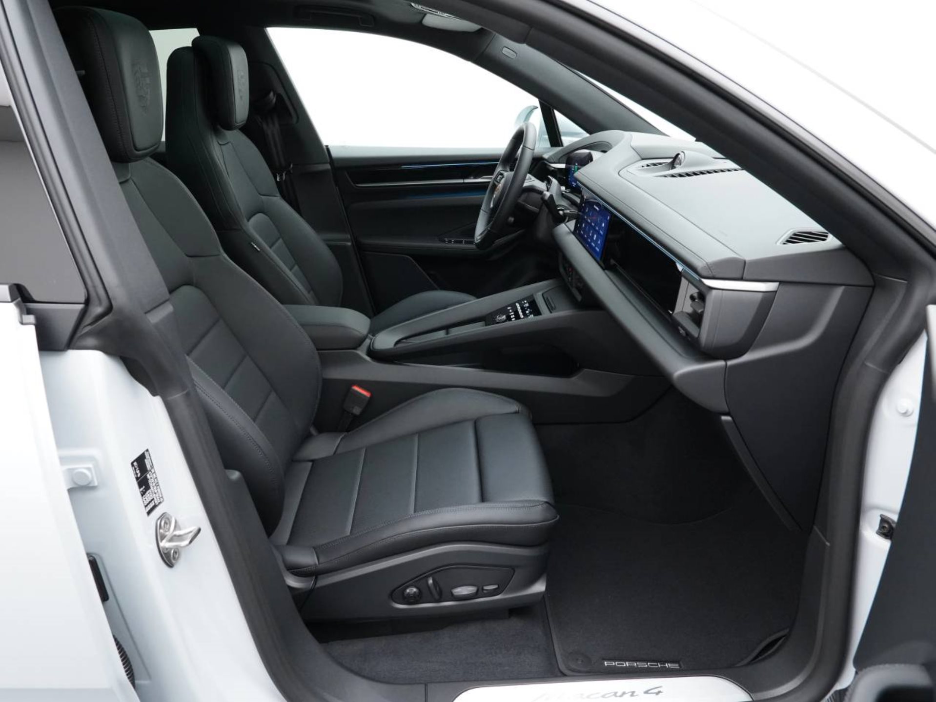 PORSCHE Macan 4-image-24