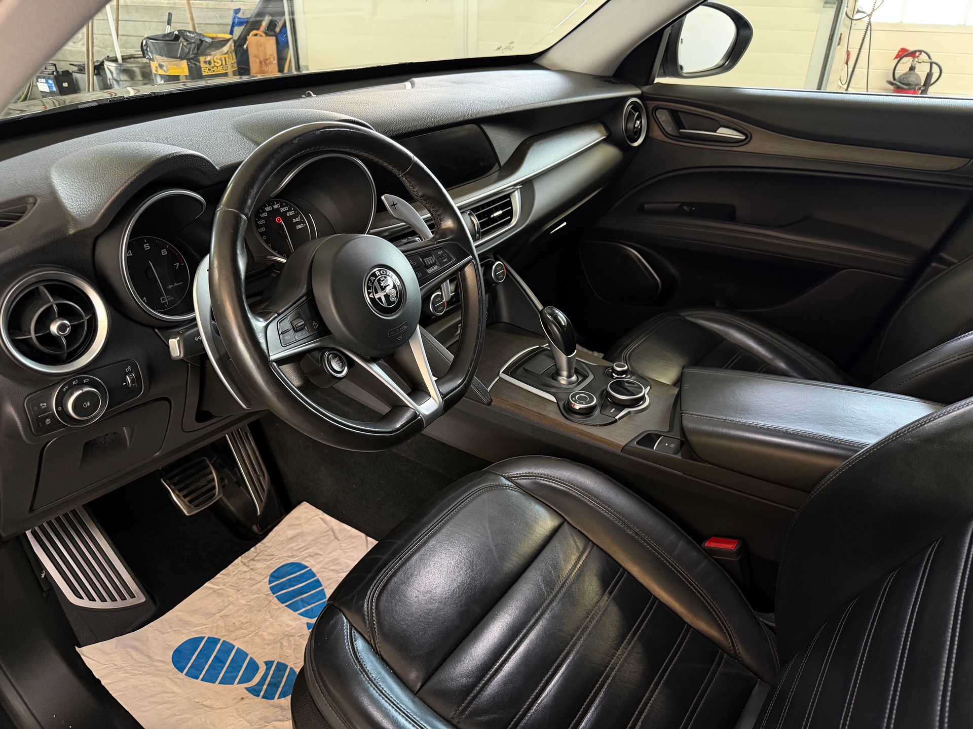 ALFA ROMEO Stelvio 2.0 First Edition Q4 Automatic | CH-Auto | Navi | Leder-image-7