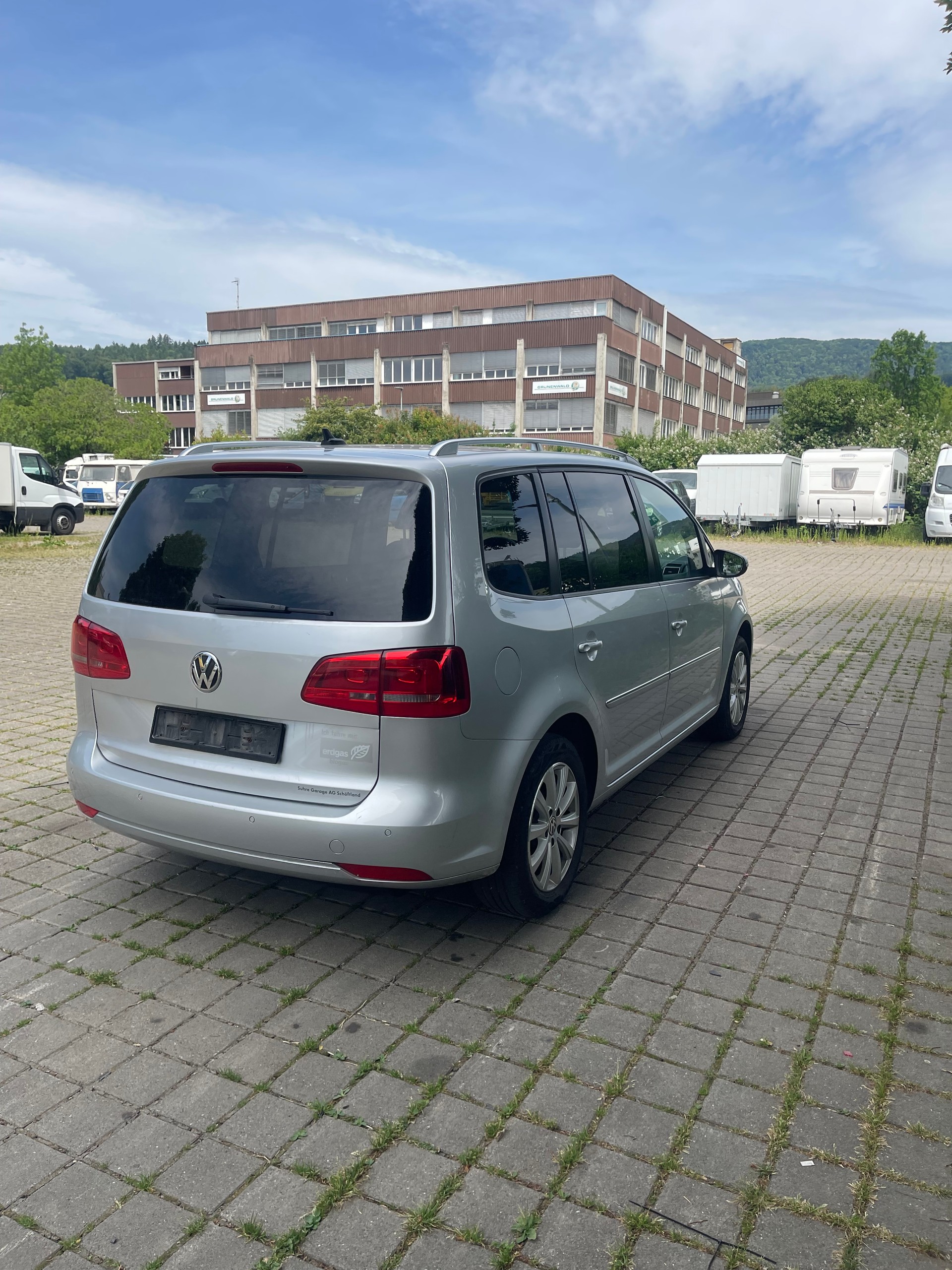 VW Touran 1.4 TSI EcoFuel Highline DSG-image-4