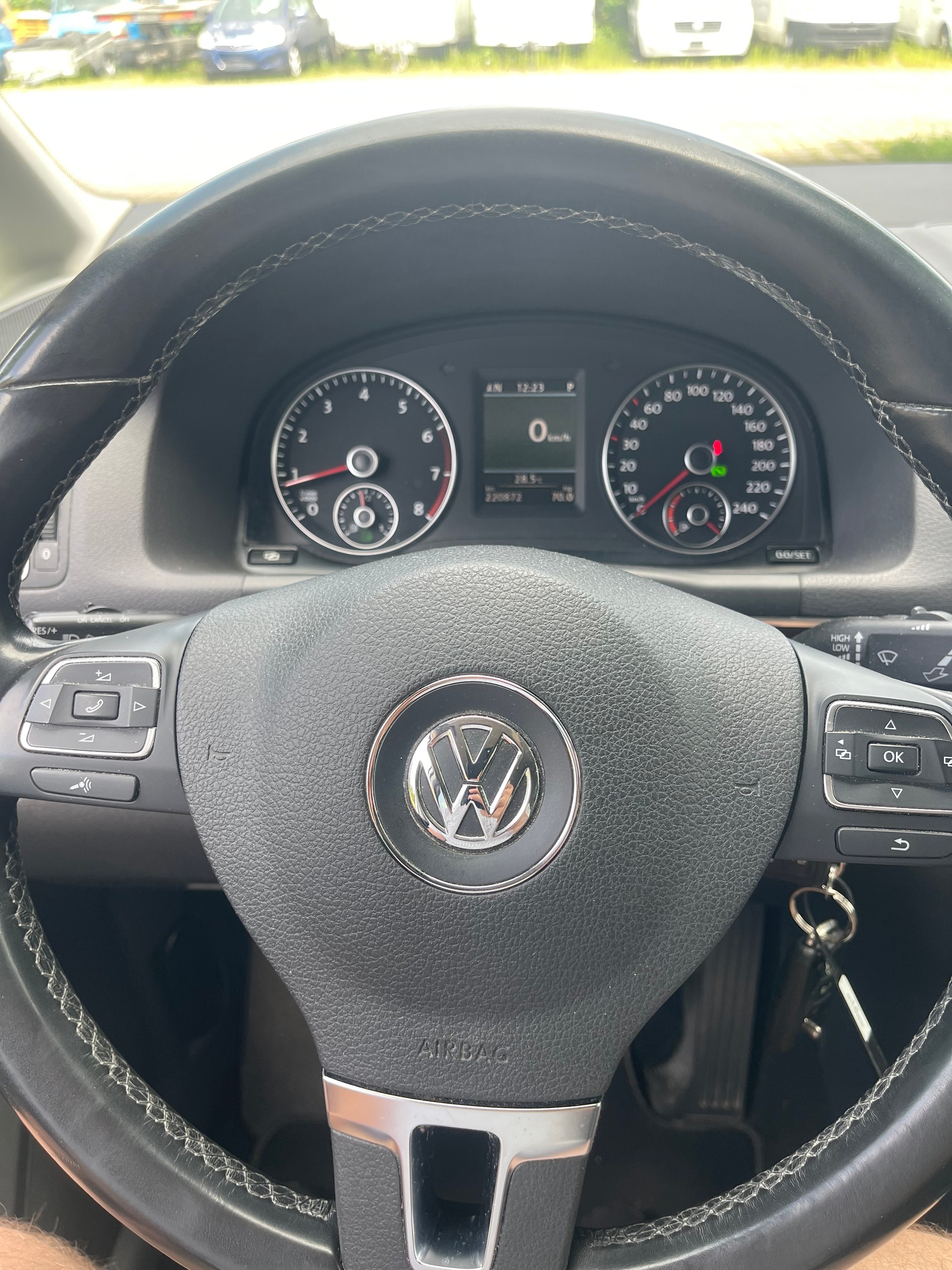 VW Touran 1.4 TSI EcoFuel Highline DSG-image-11