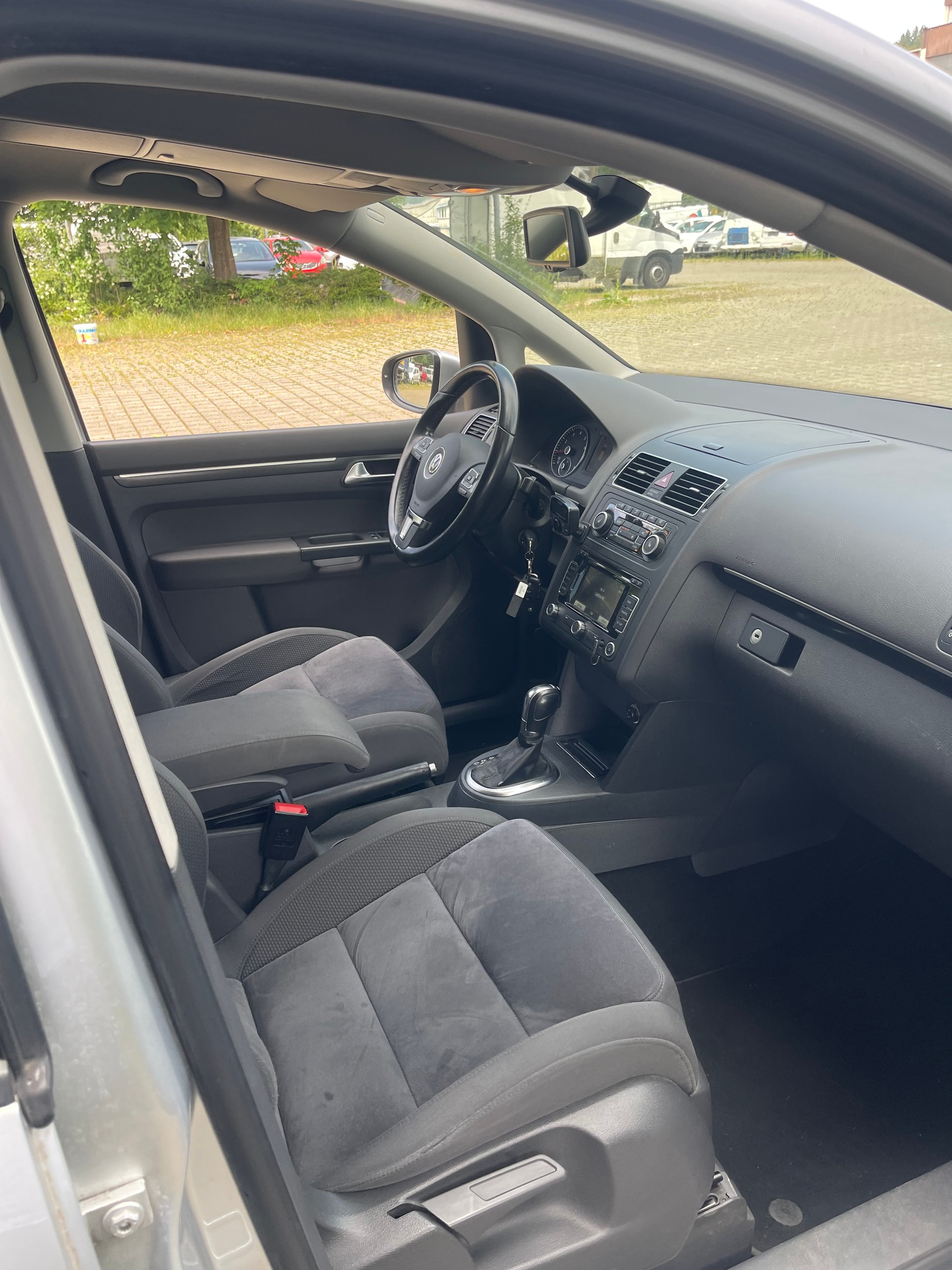 VW Touran 1.4 TSI EcoFuel Highline DSG-image-7