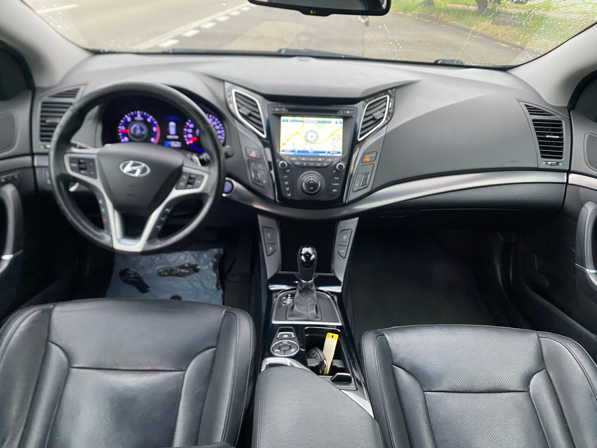 HYUNDAI i40 Wagon 1.7 CRDI Premium Automatic-image-9