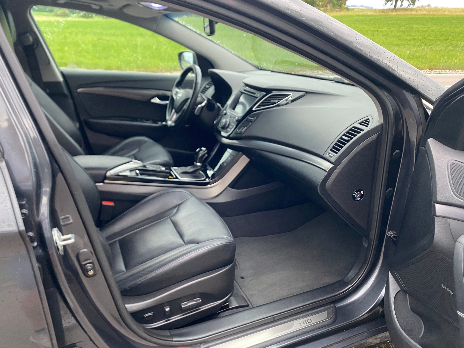 HYUNDAI i40 Wagon 1.7 CRDI Premium Automatic-image-12