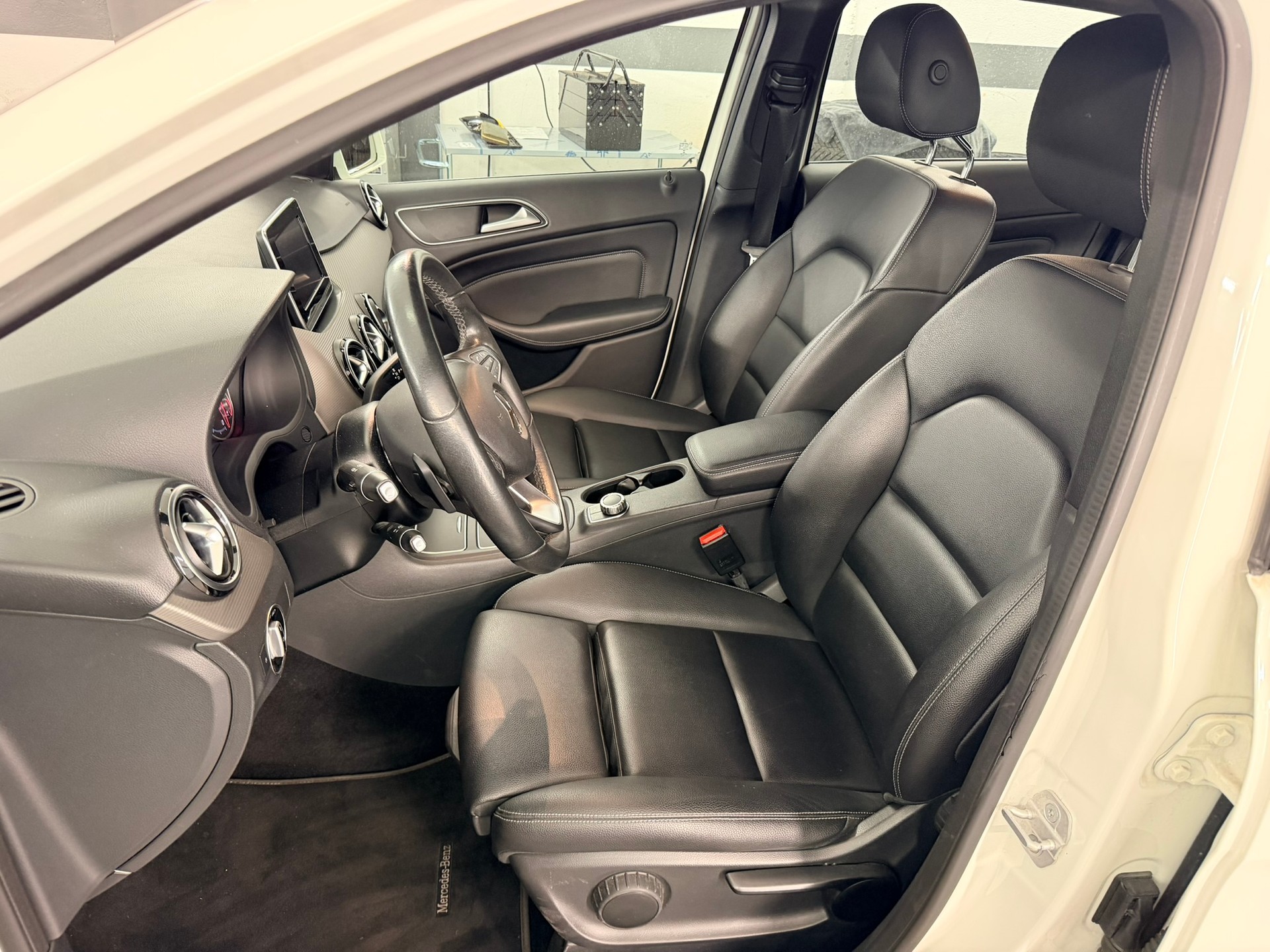 MERCEDES-BENZ B 220 CDI Style 4Matic 7G-DCT-image-9