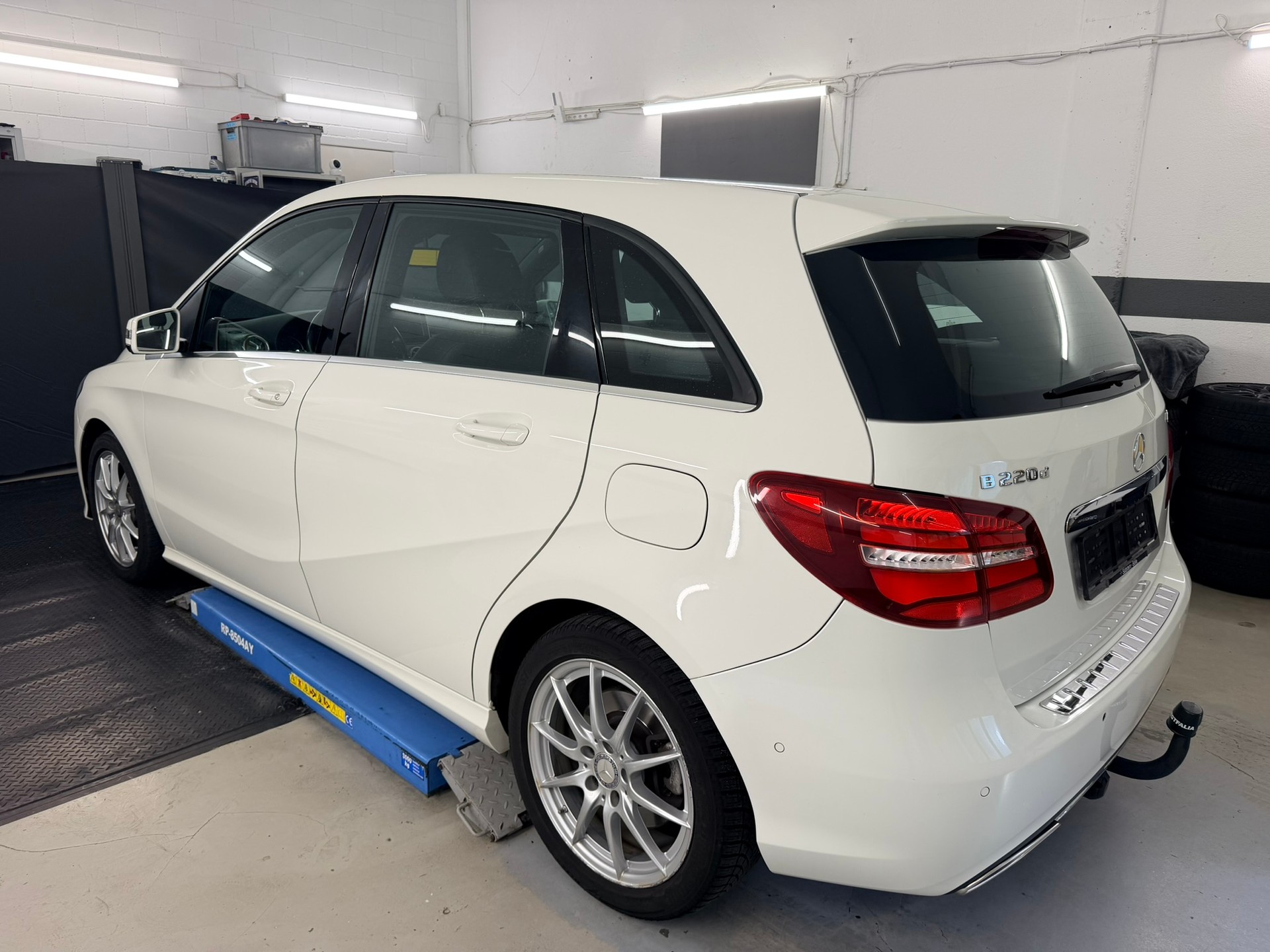 MERCEDES-BENZ B 220 CDI Style 4Matic 7G-DCT-image-5