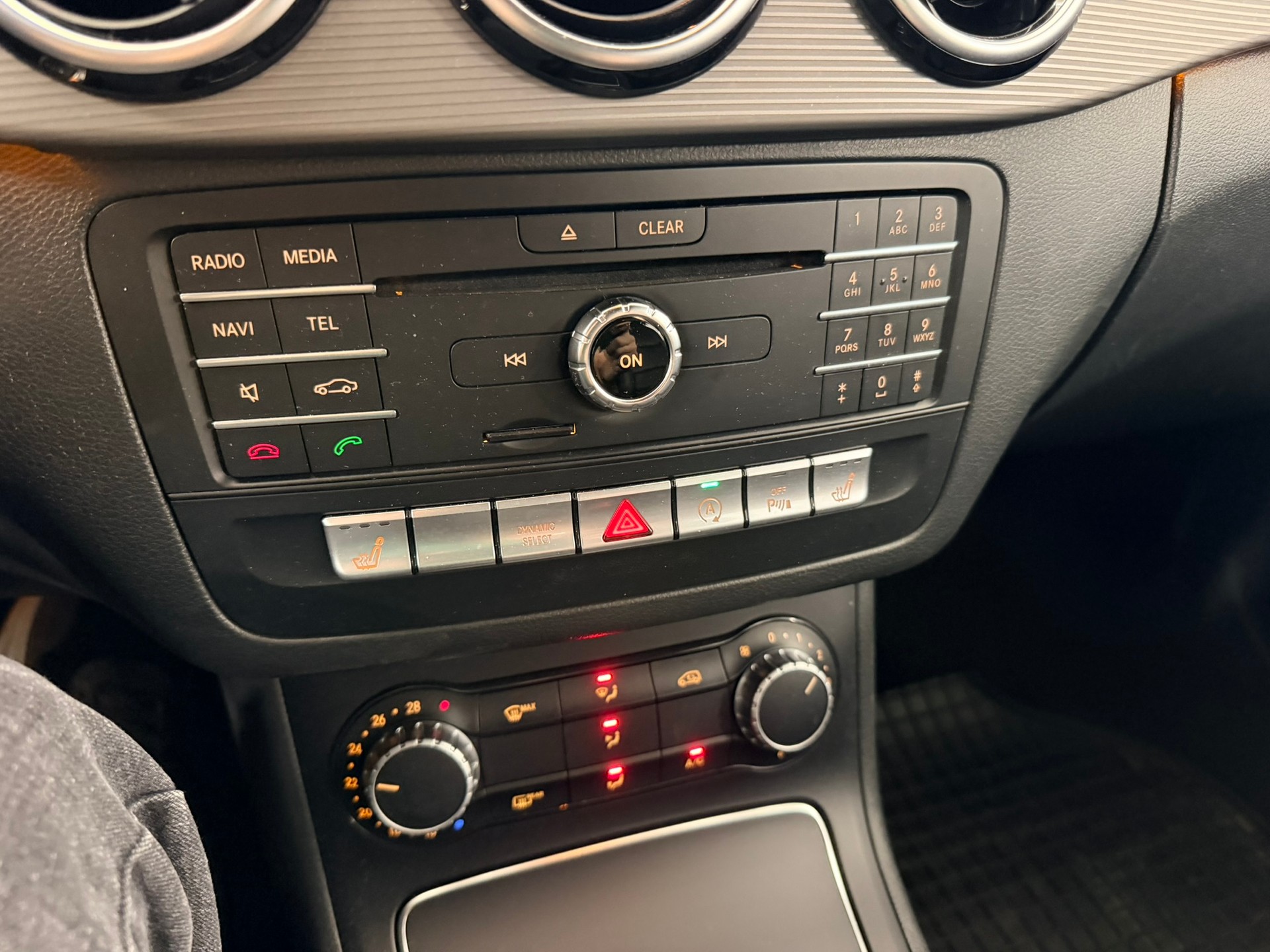 MERCEDES-BENZ B 220 CDI Style 4Matic 7G-DCT-image-13