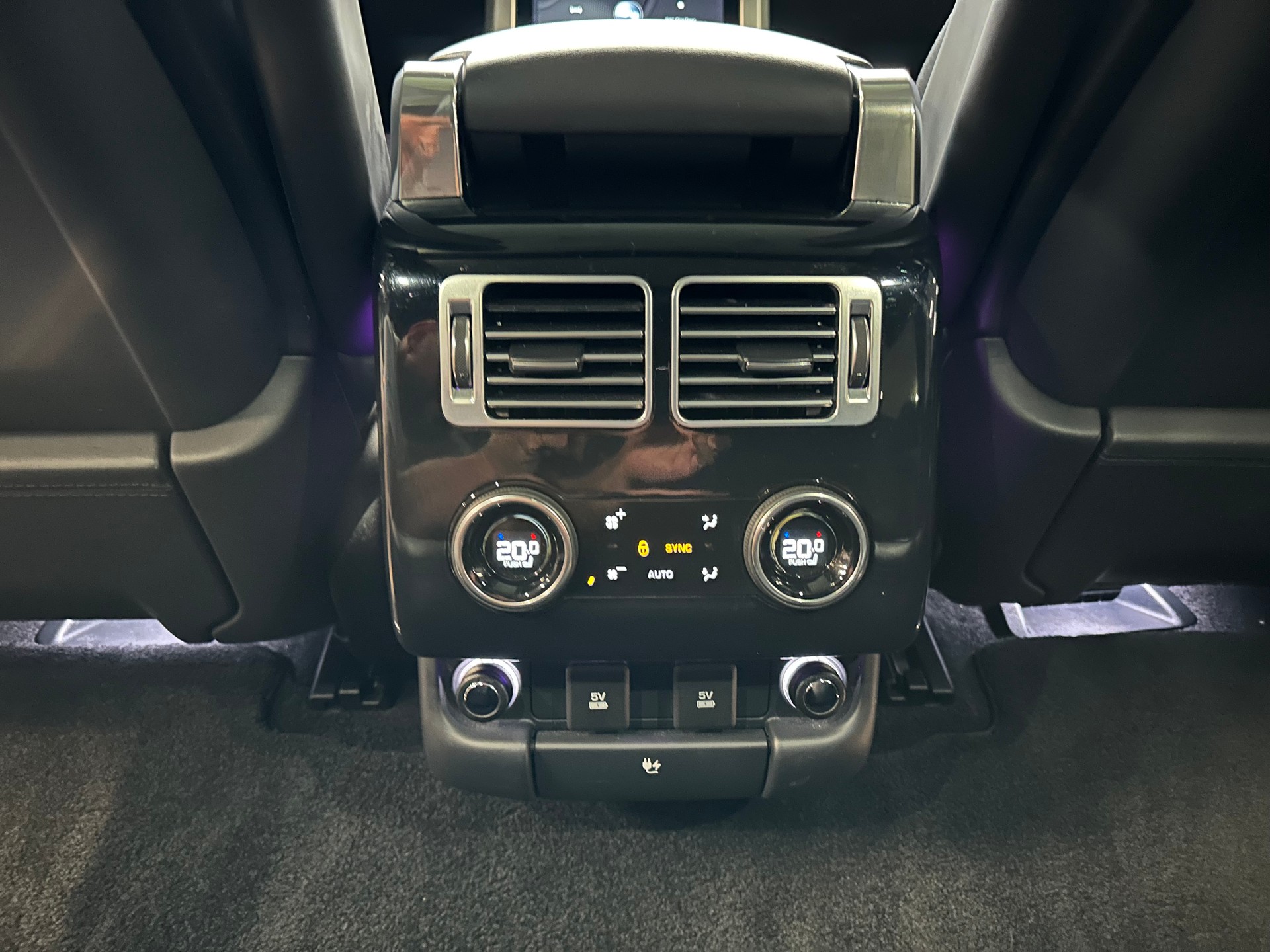 LAND ROVER Range Rover 4.4 SDV8 Autobiography Automatic-image-11