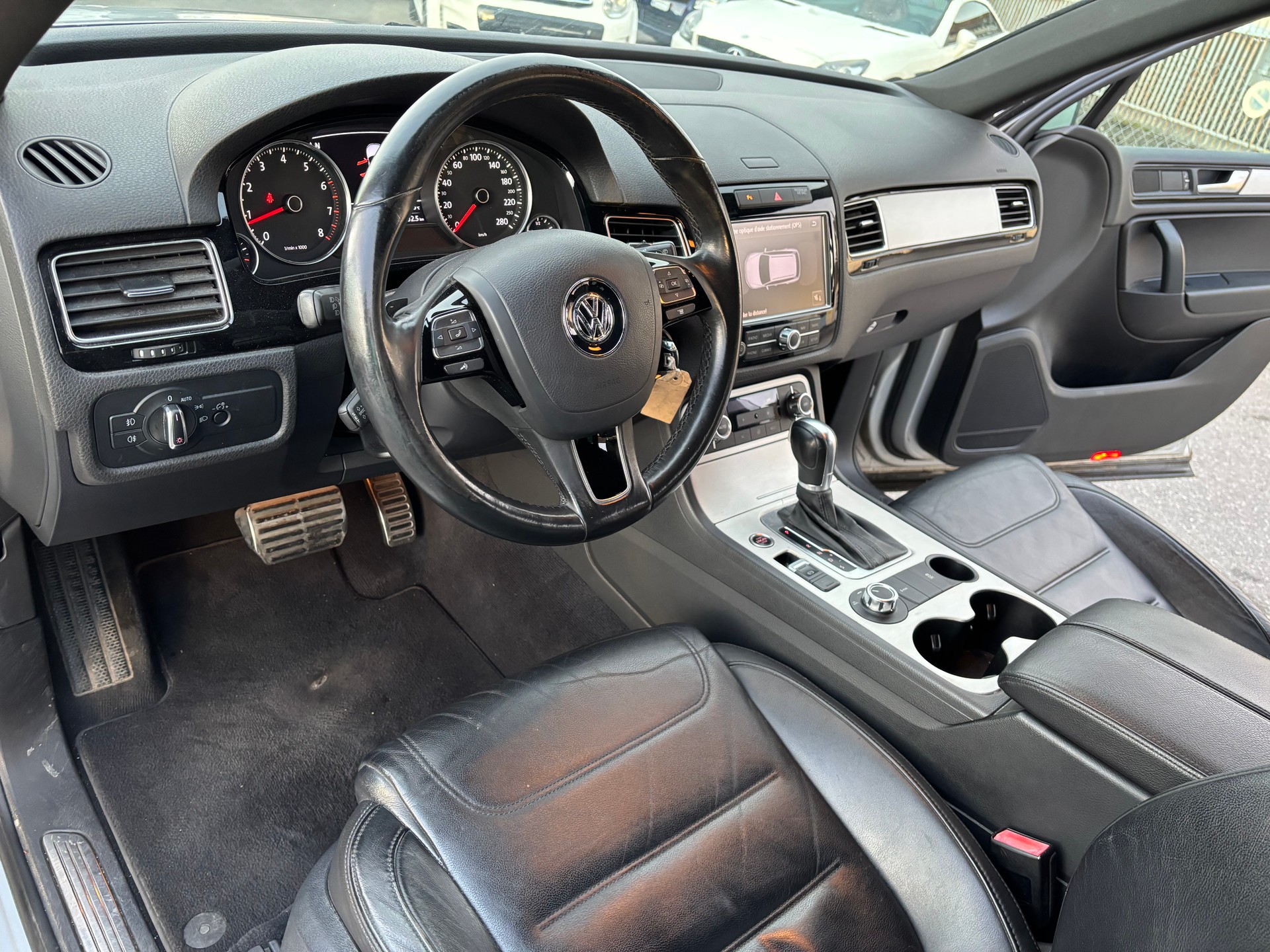 VW Touareg 3.0 TSI Hybrid Tiptronic-image-8